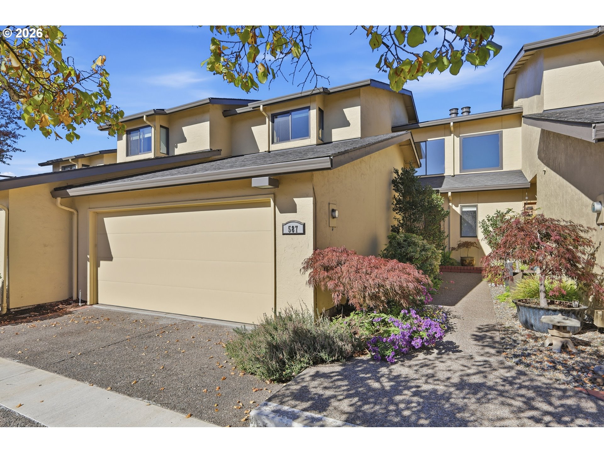 587 Wimbledon Ct Property Photo 1
