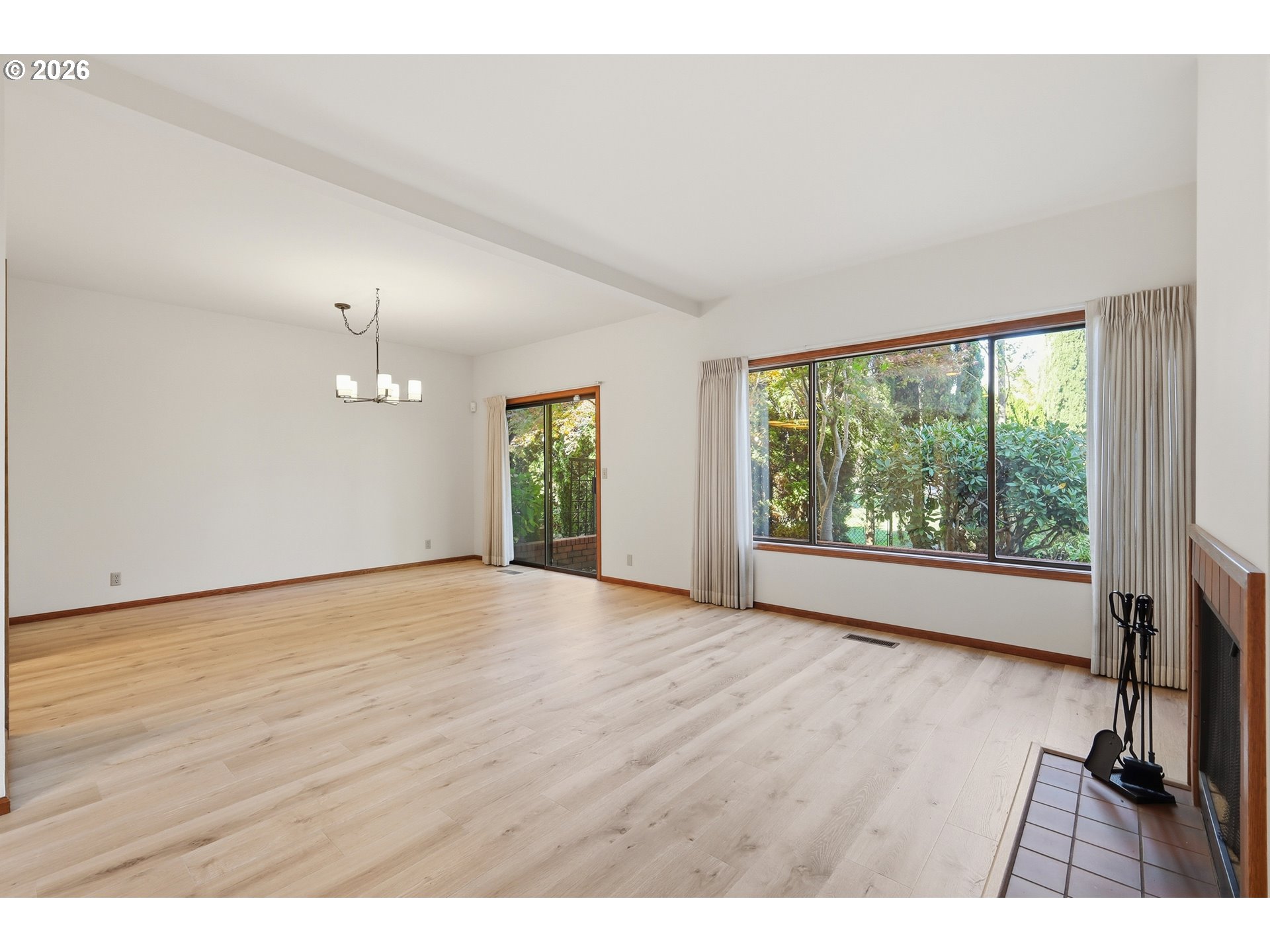 587 Wimbledon Ct Property Photo 5