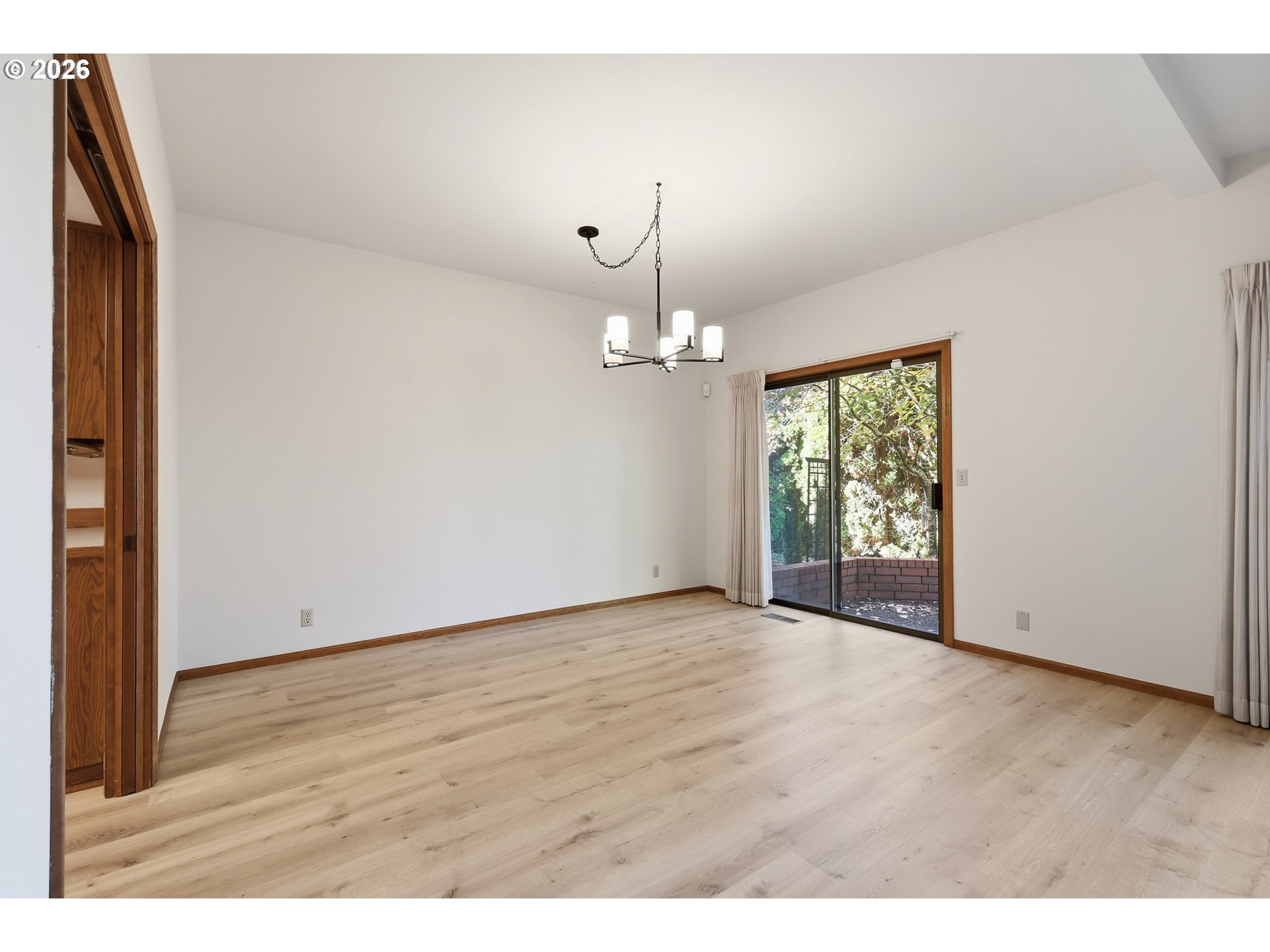 587 Wimbledon Ct Property Photo 7