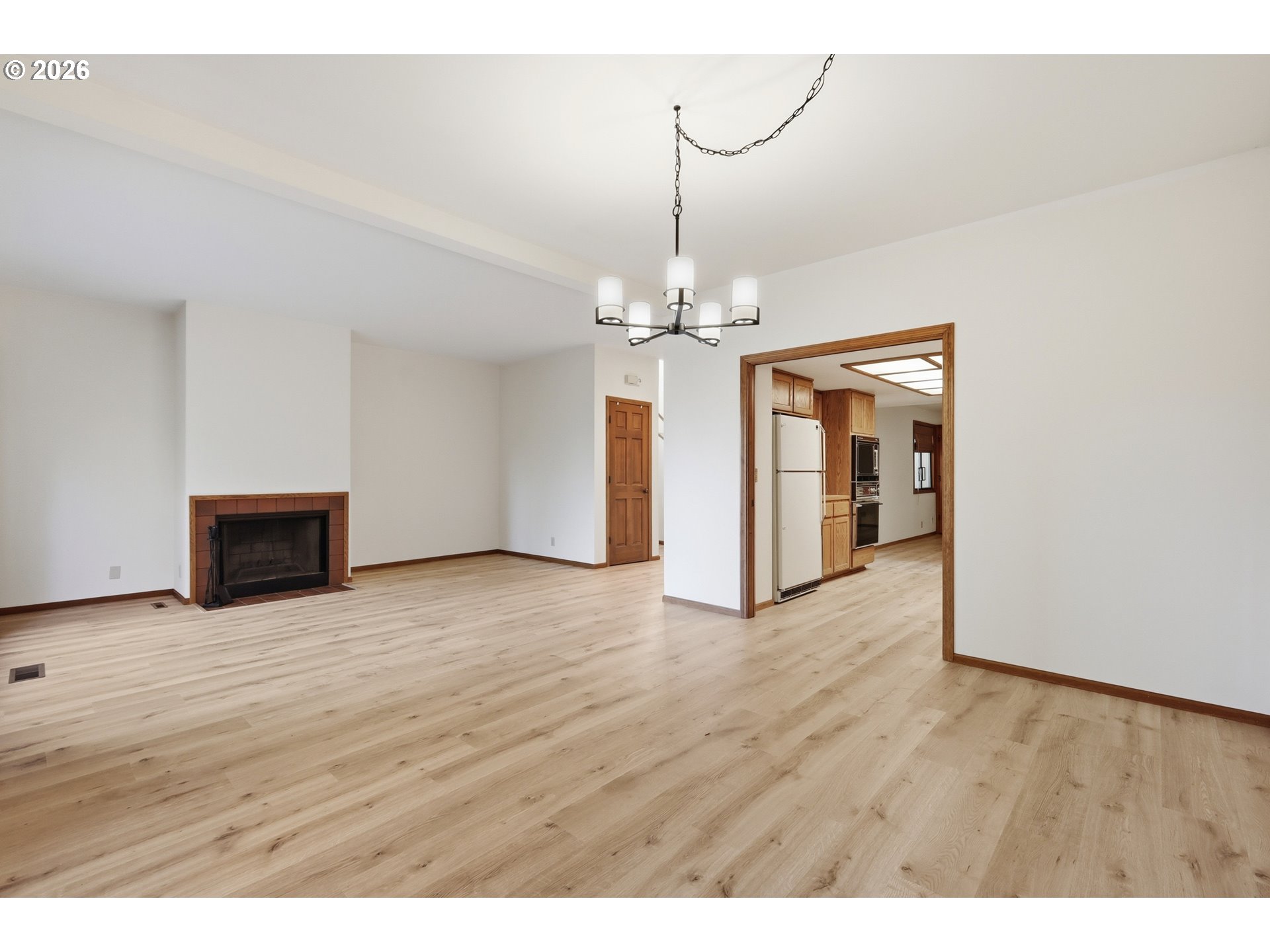 587 Wimbledon Ct Property Photo 9