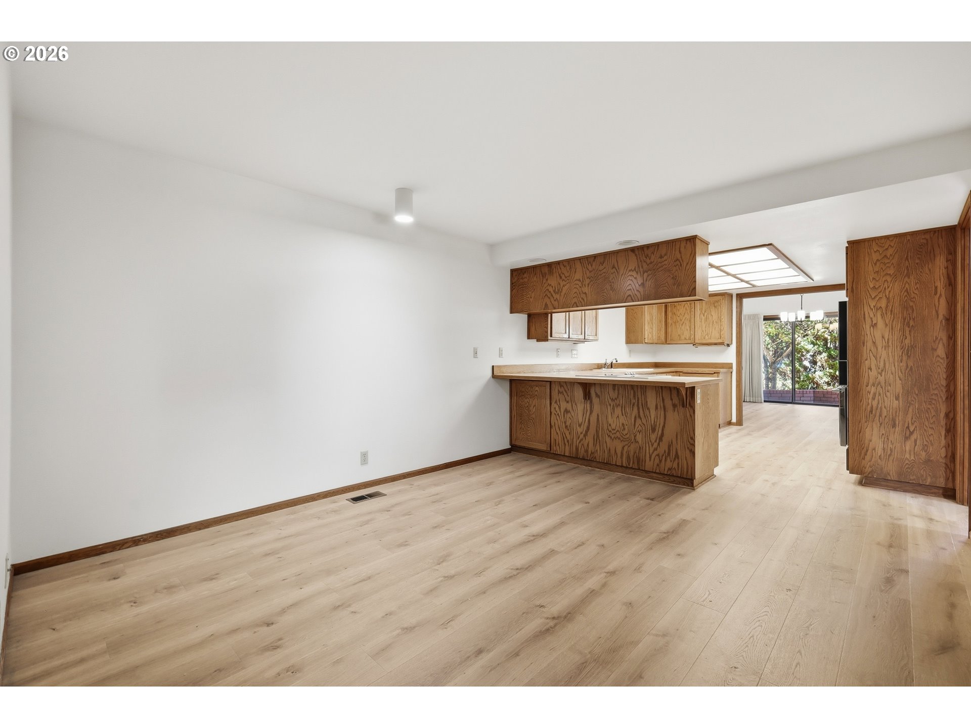 587 Wimbledon Ct Property Photo 14
