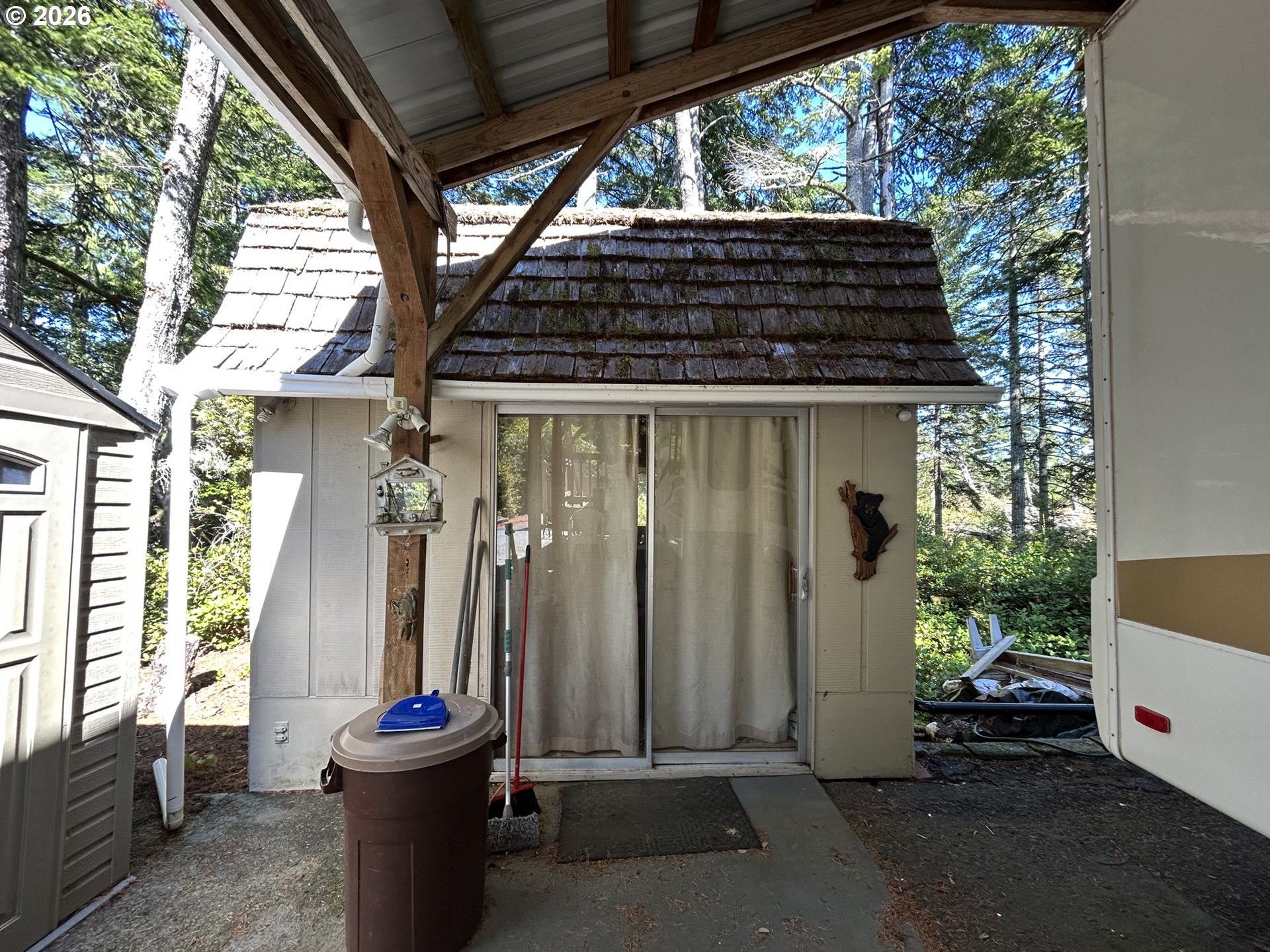 141 Outer Dr Property Photo 5