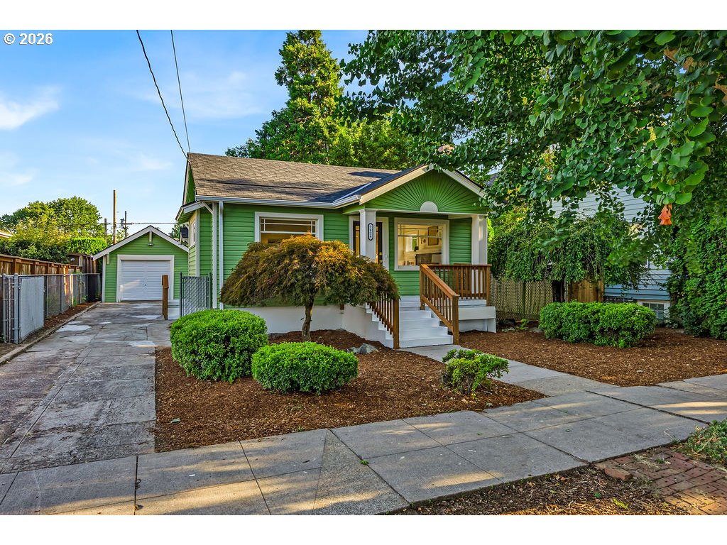 7824 Se Yamhill St Property Photo 1