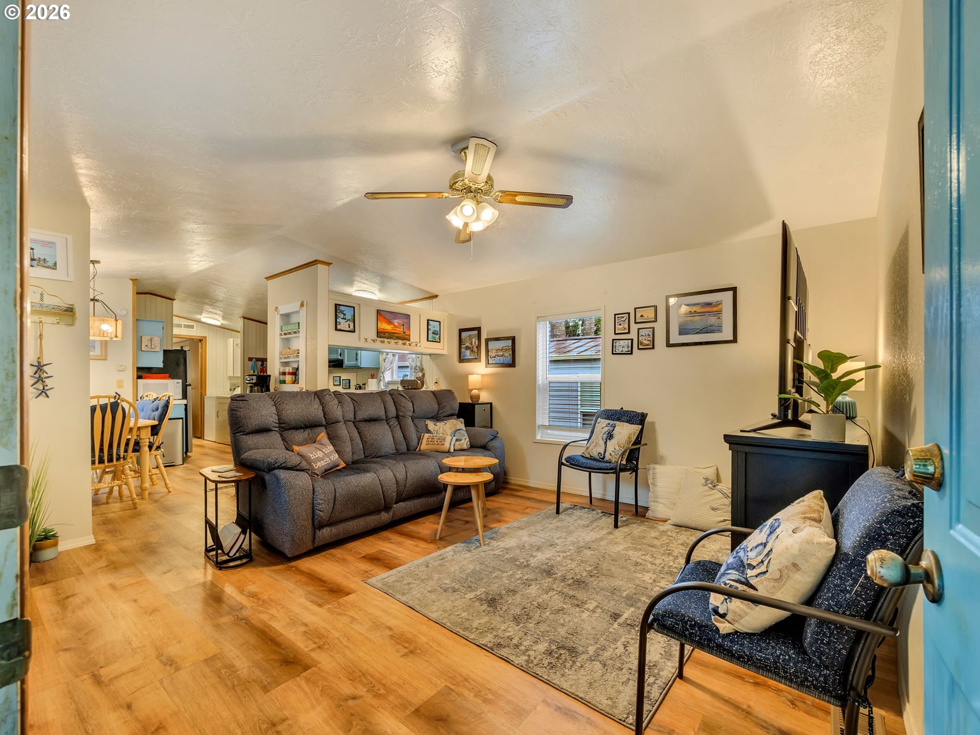 1087 S Harbor St Property Photo 8