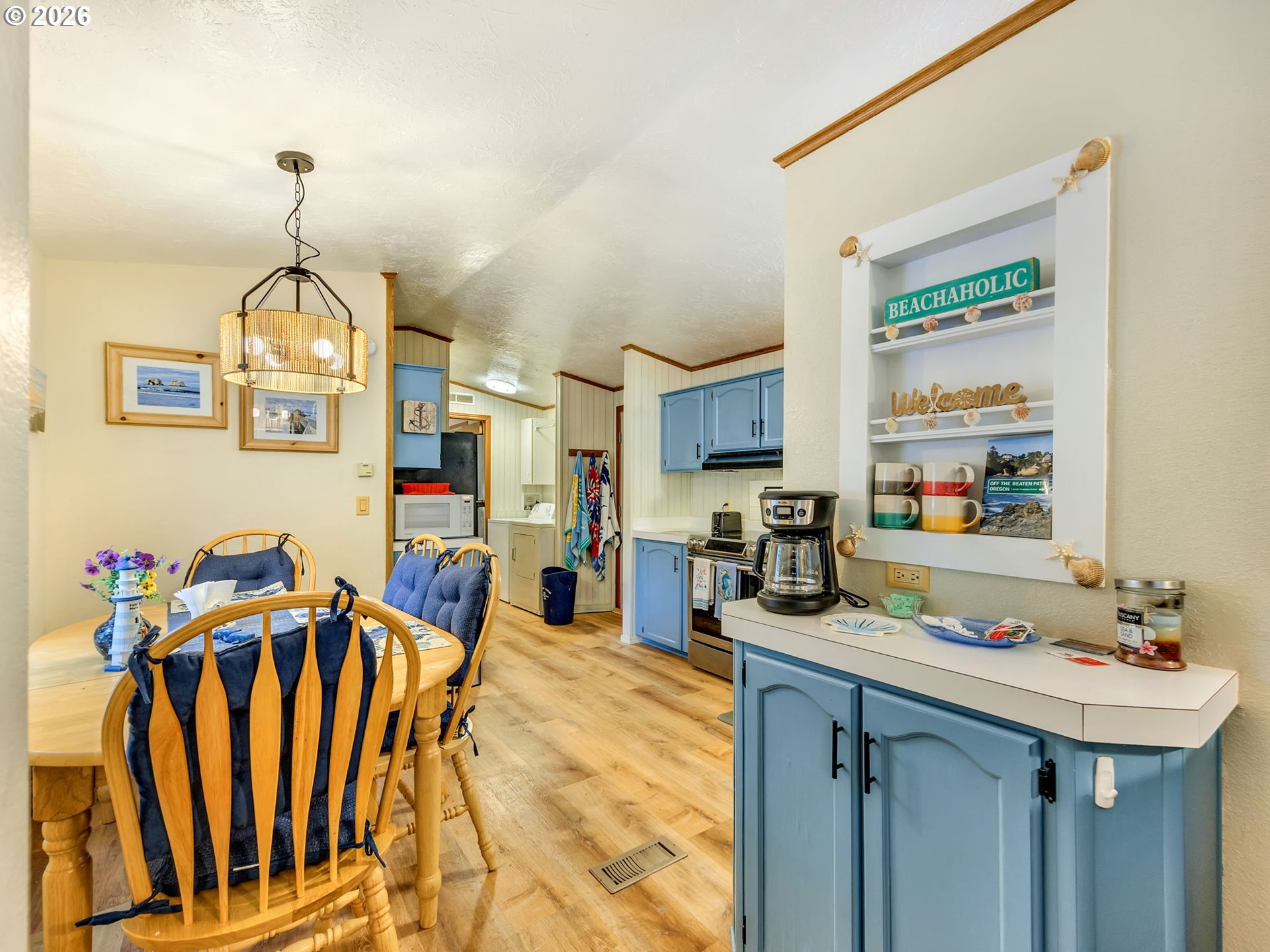 1087 S Harbor St Property Photo 11