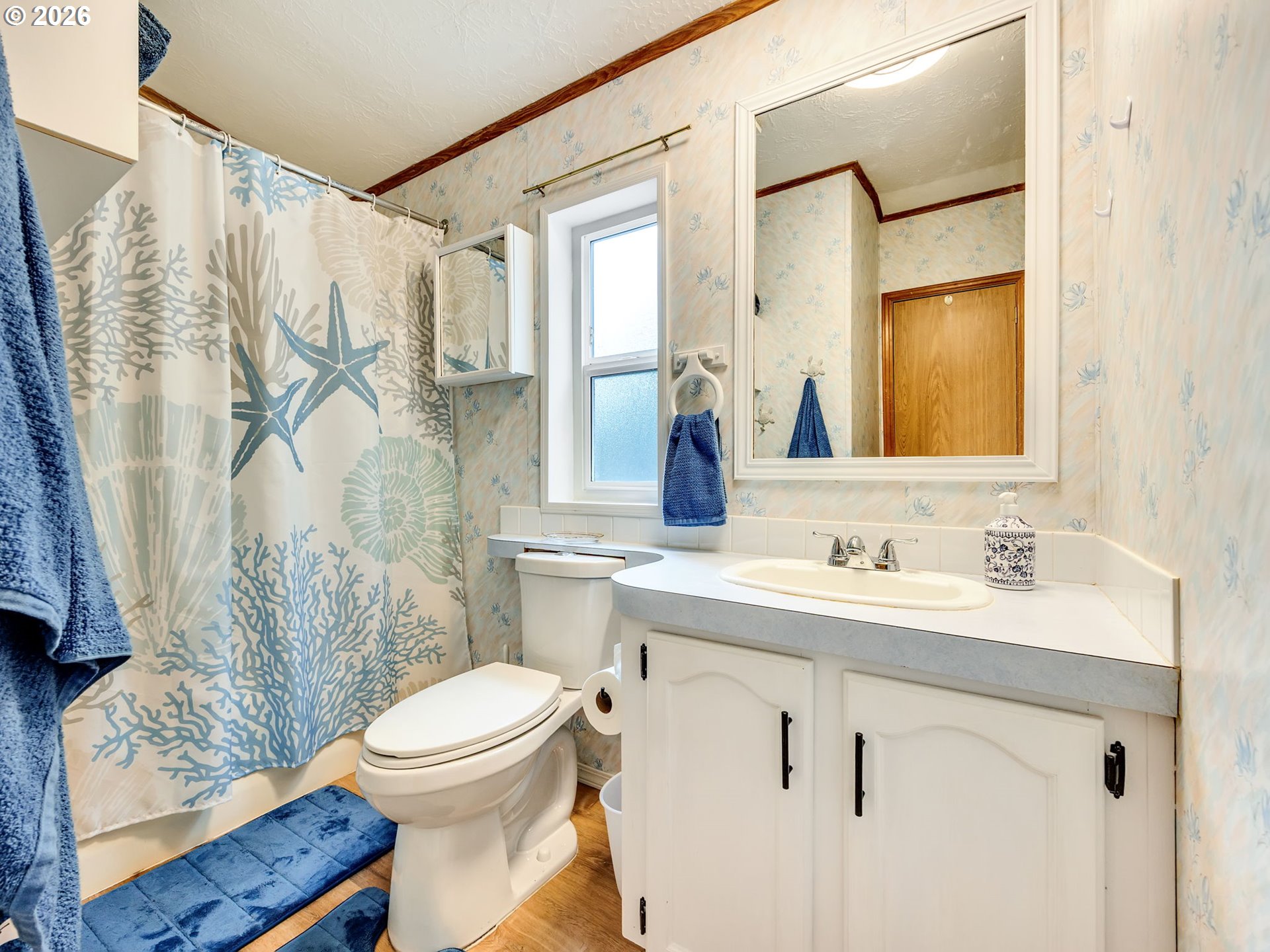 1087 S Harbor St Property Photo 23