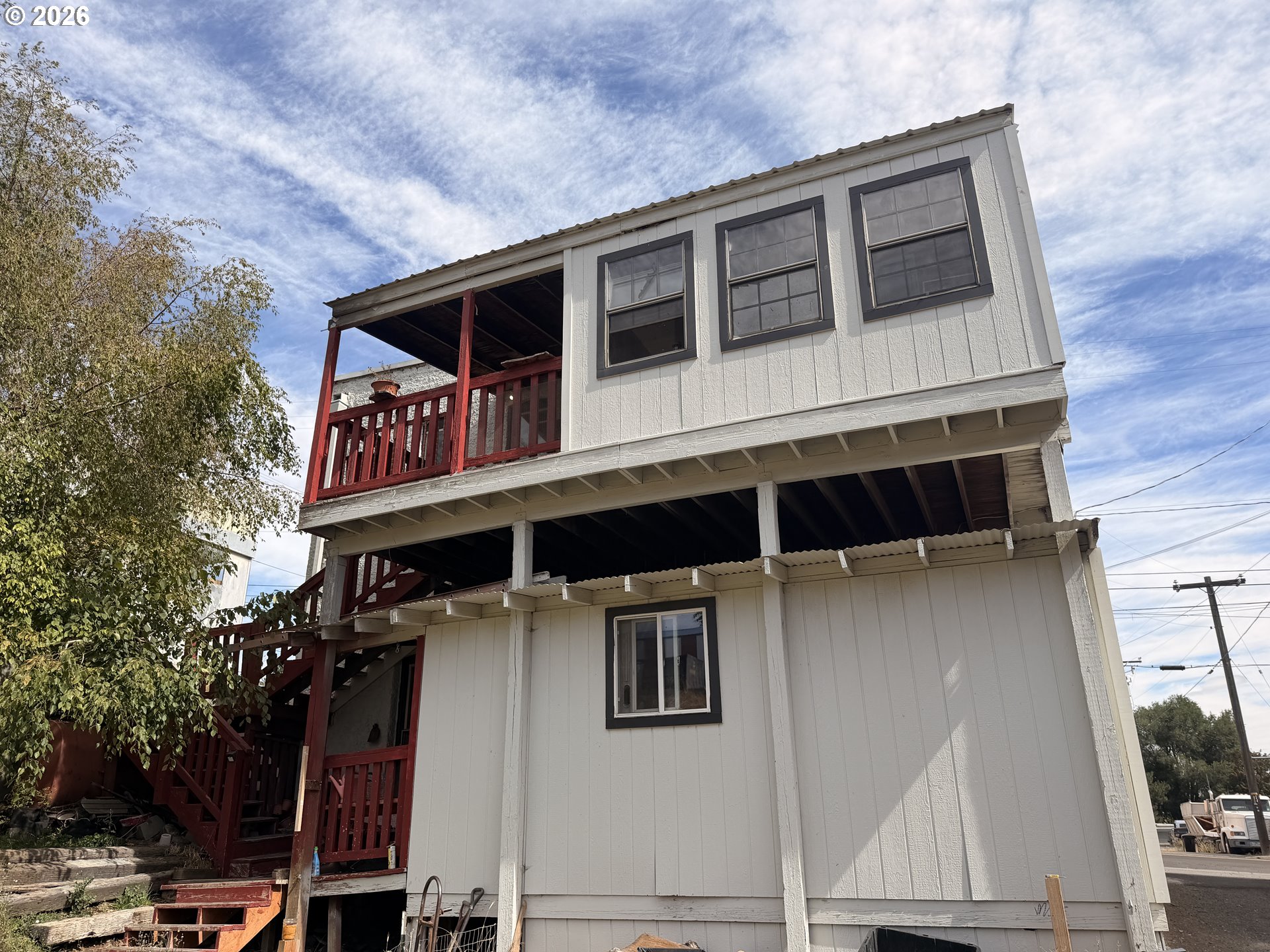 1005 1st St Property Photo 2