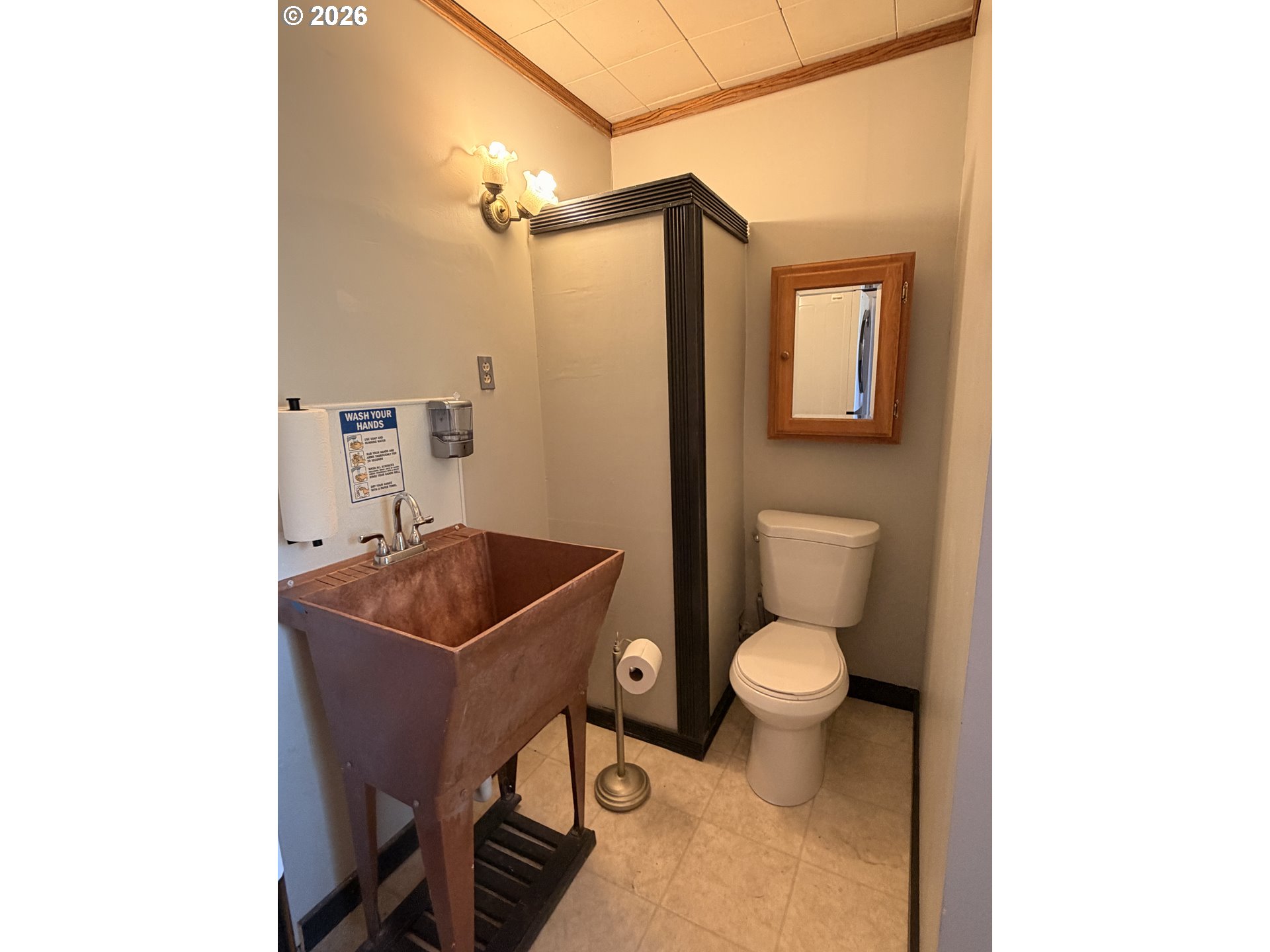 1005 1st St Property Photo 19