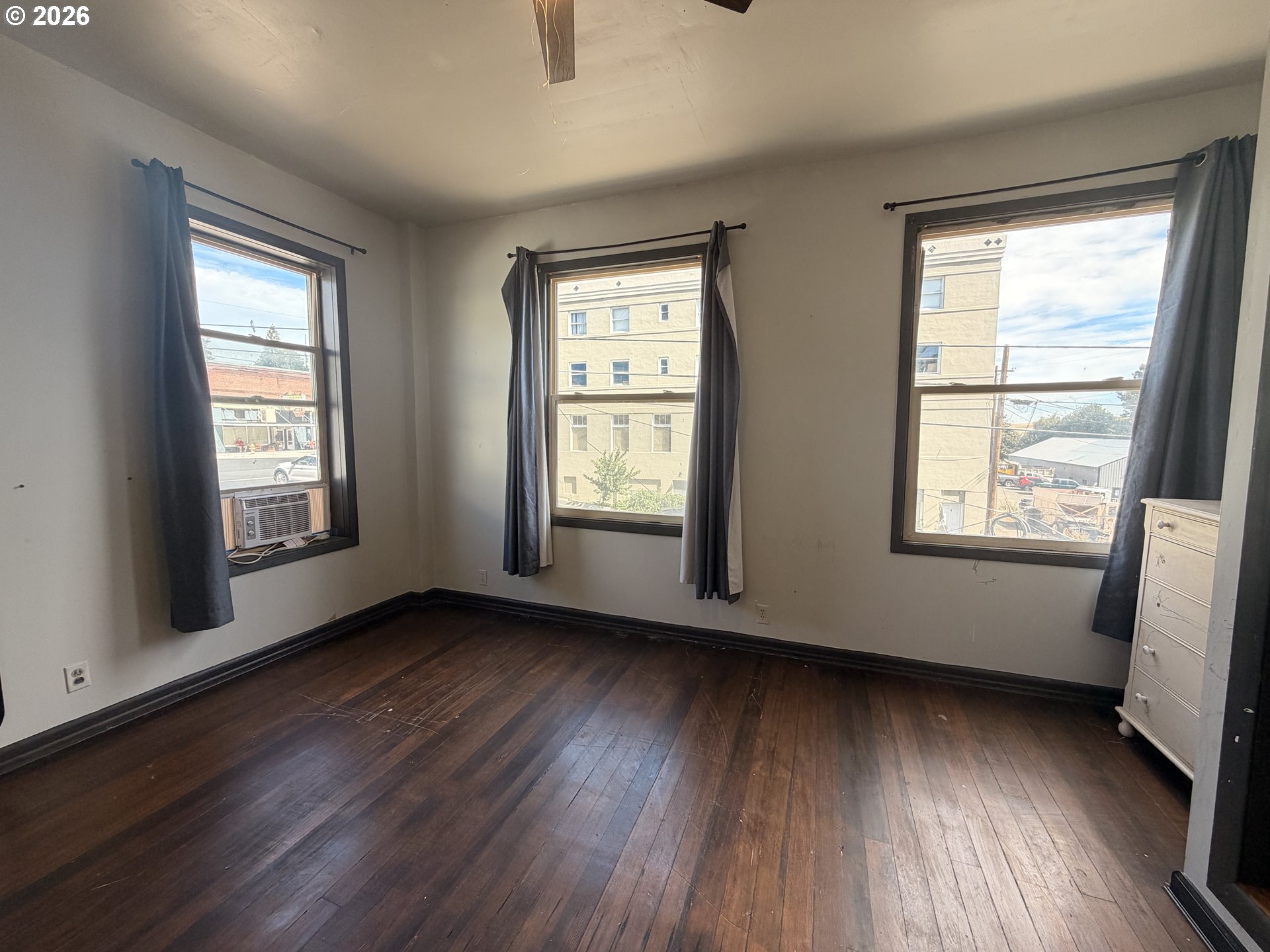 1005 1st St Property Photo 33