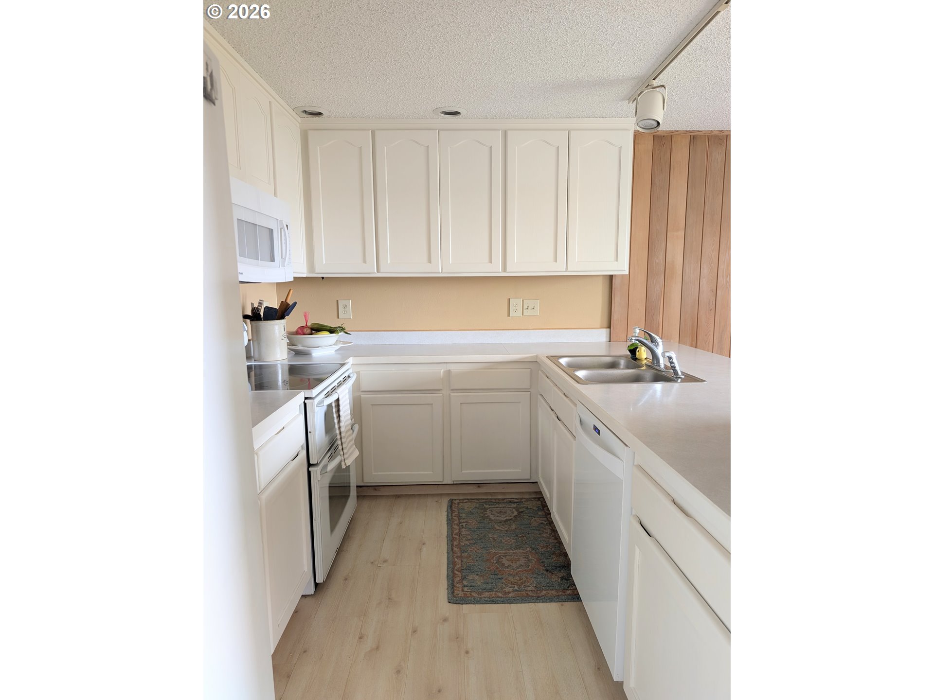 1070 Bay St 22 Property Photo 10