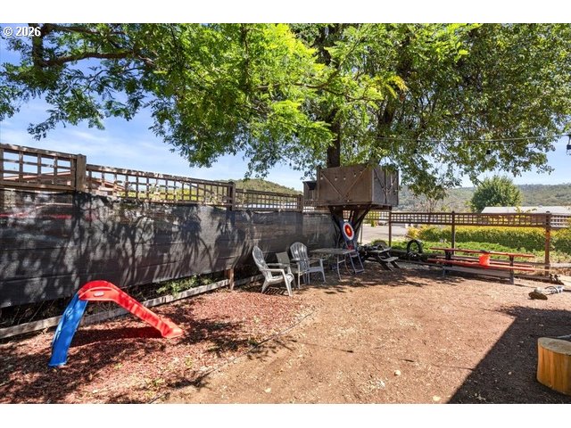 3580 Nw Broad St Property Photo 3
