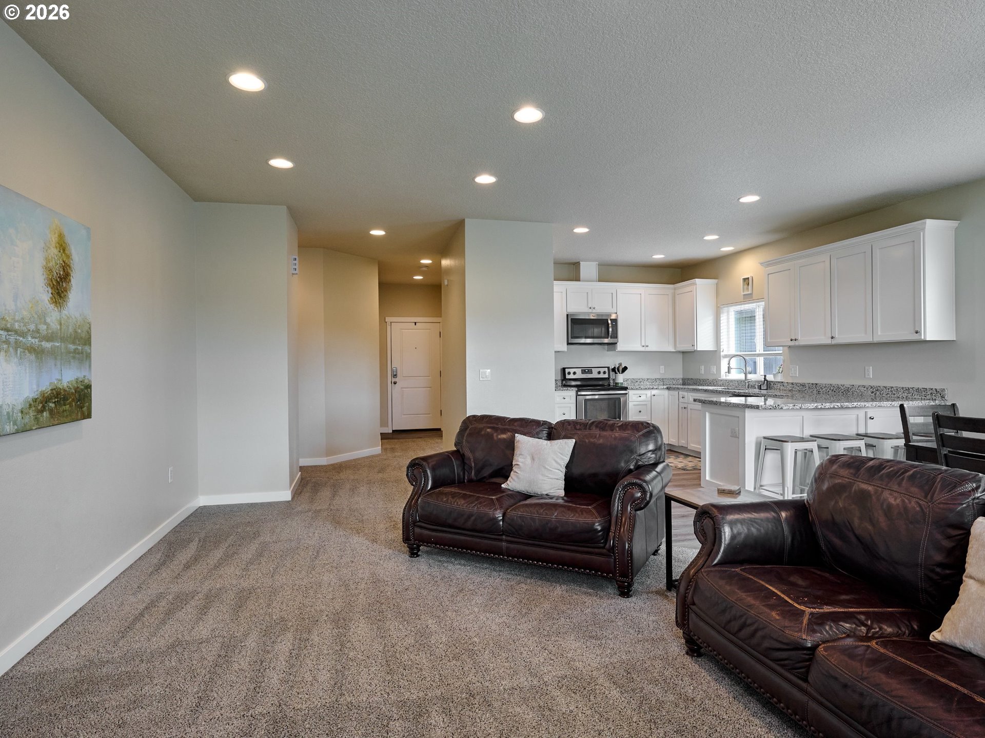 542 E Elm Loop Property Photo 12