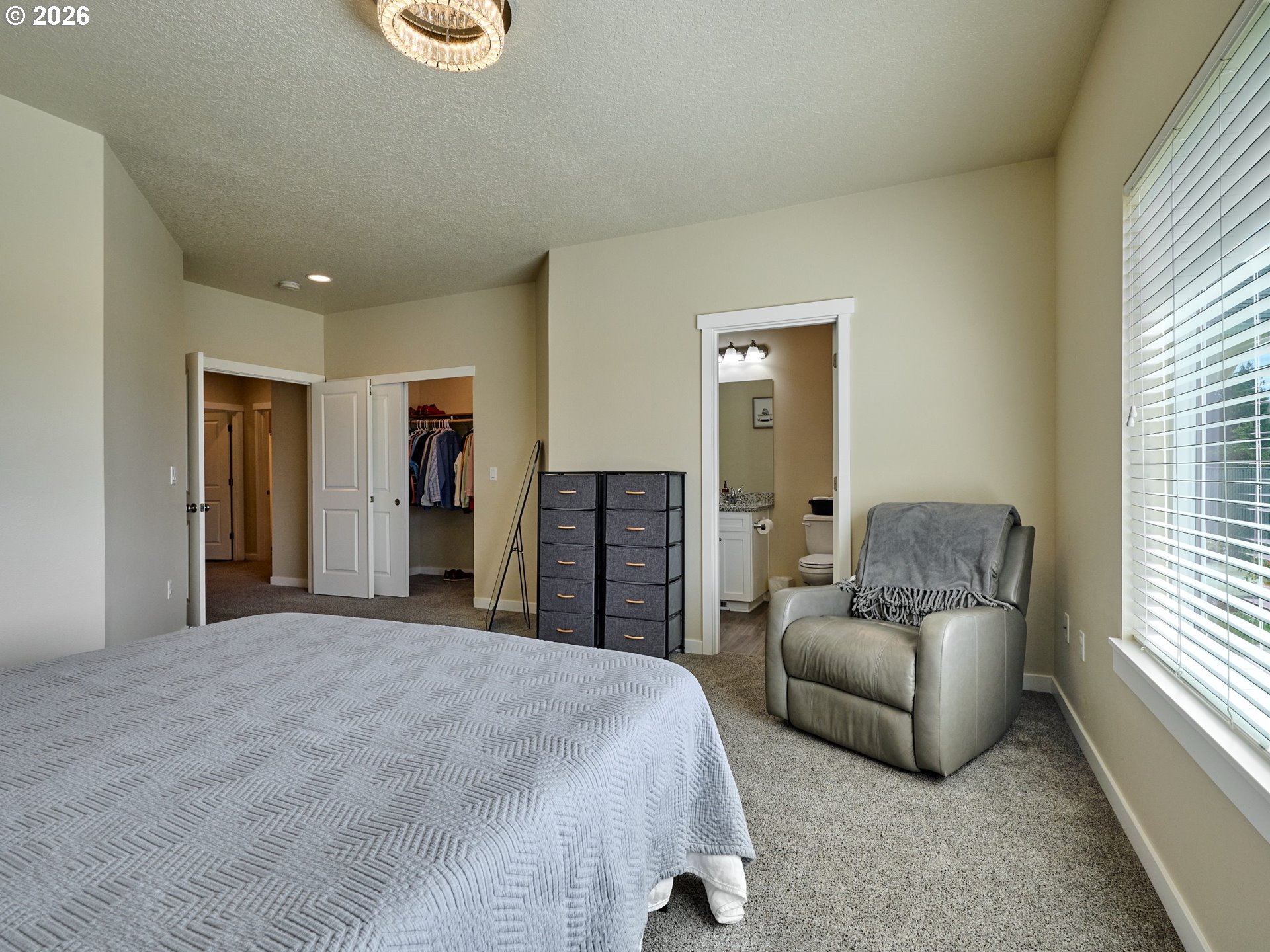 542 E Elm Loop Property Photo 16