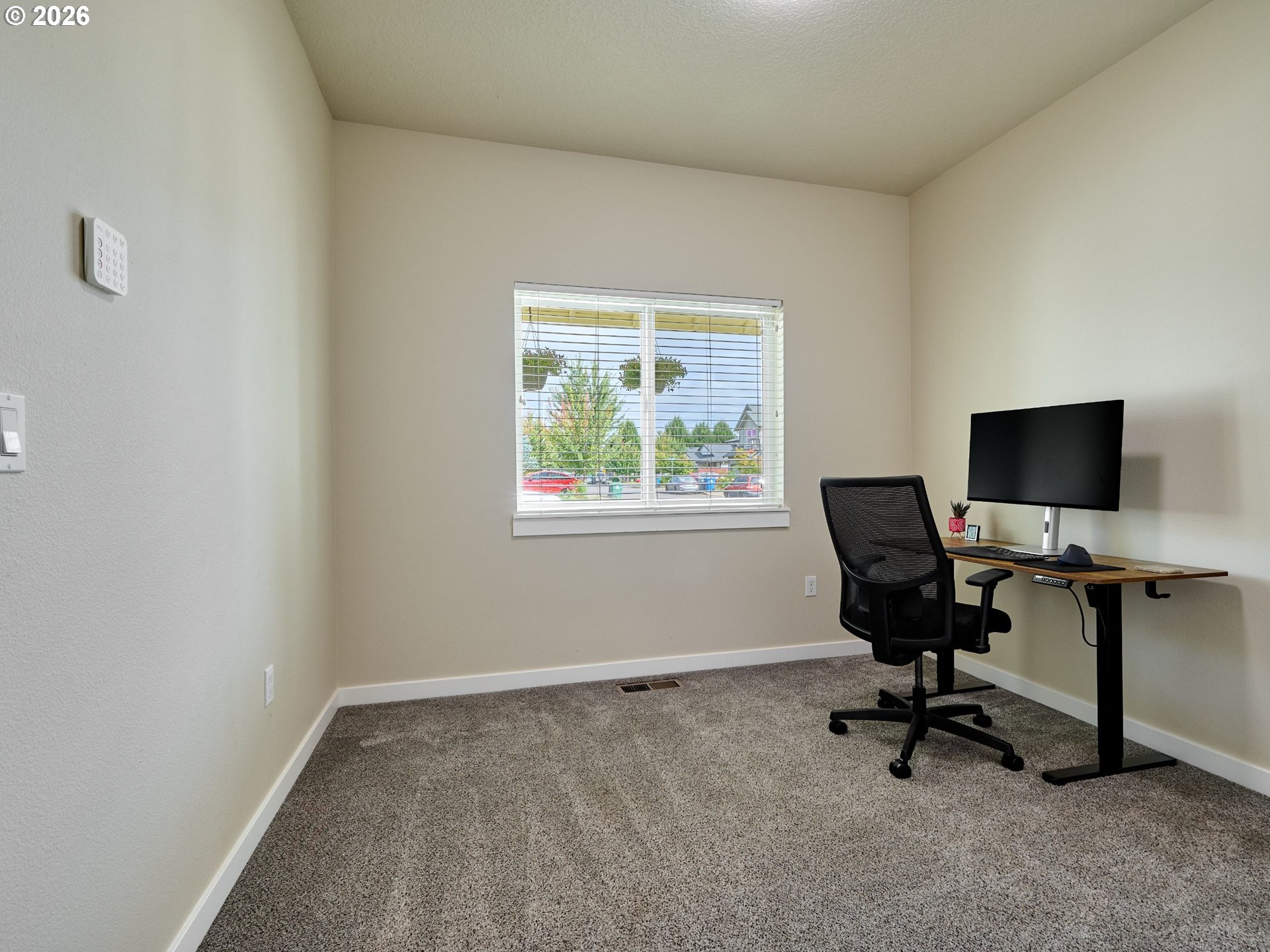 542 E Elm Loop Property Photo 23