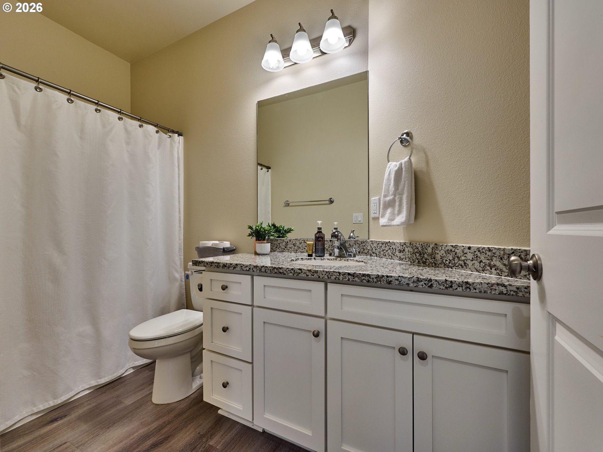 542 E Elm Loop Property Photo 24