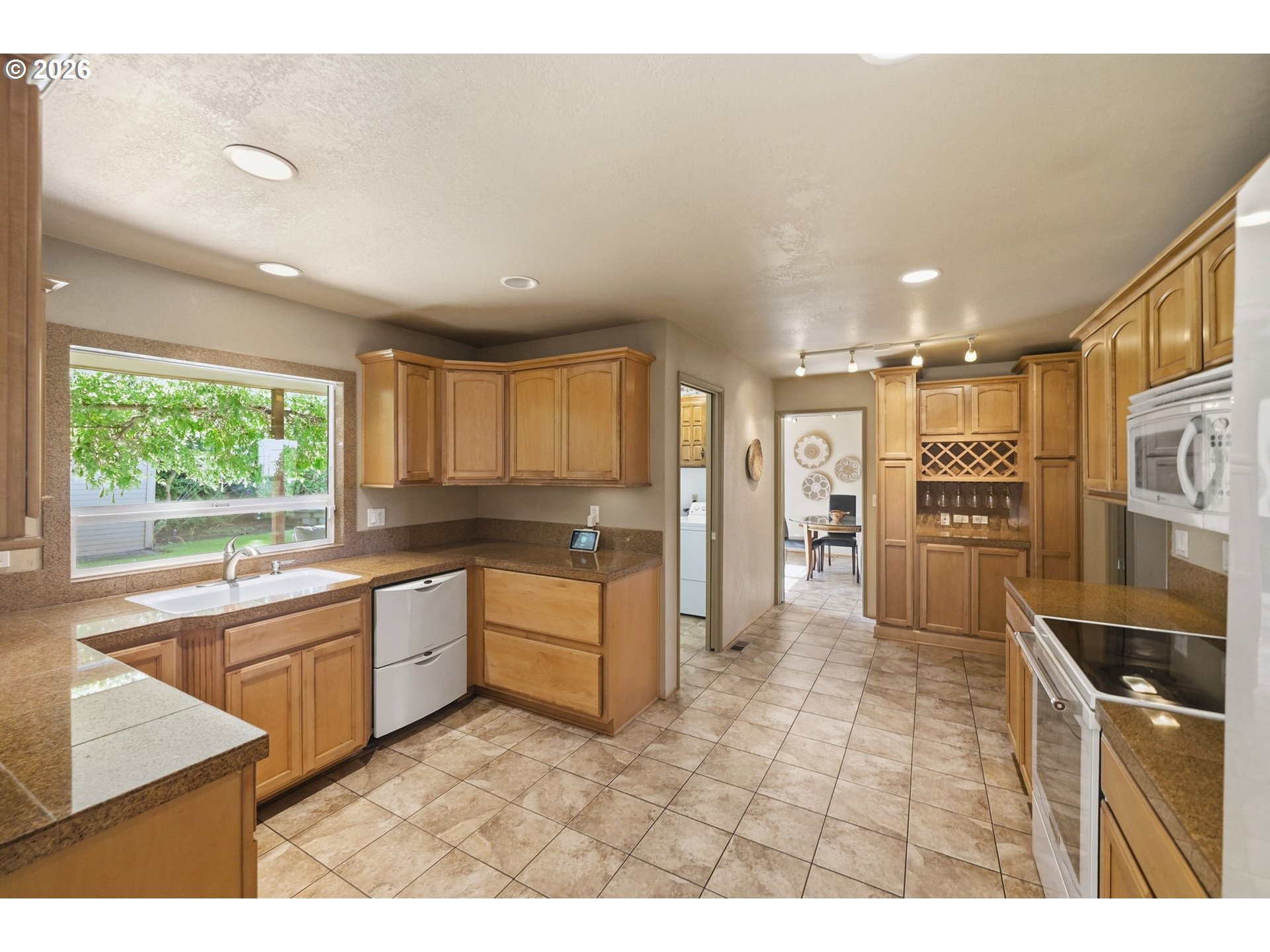 1590 Corum Ave Property Photo 11