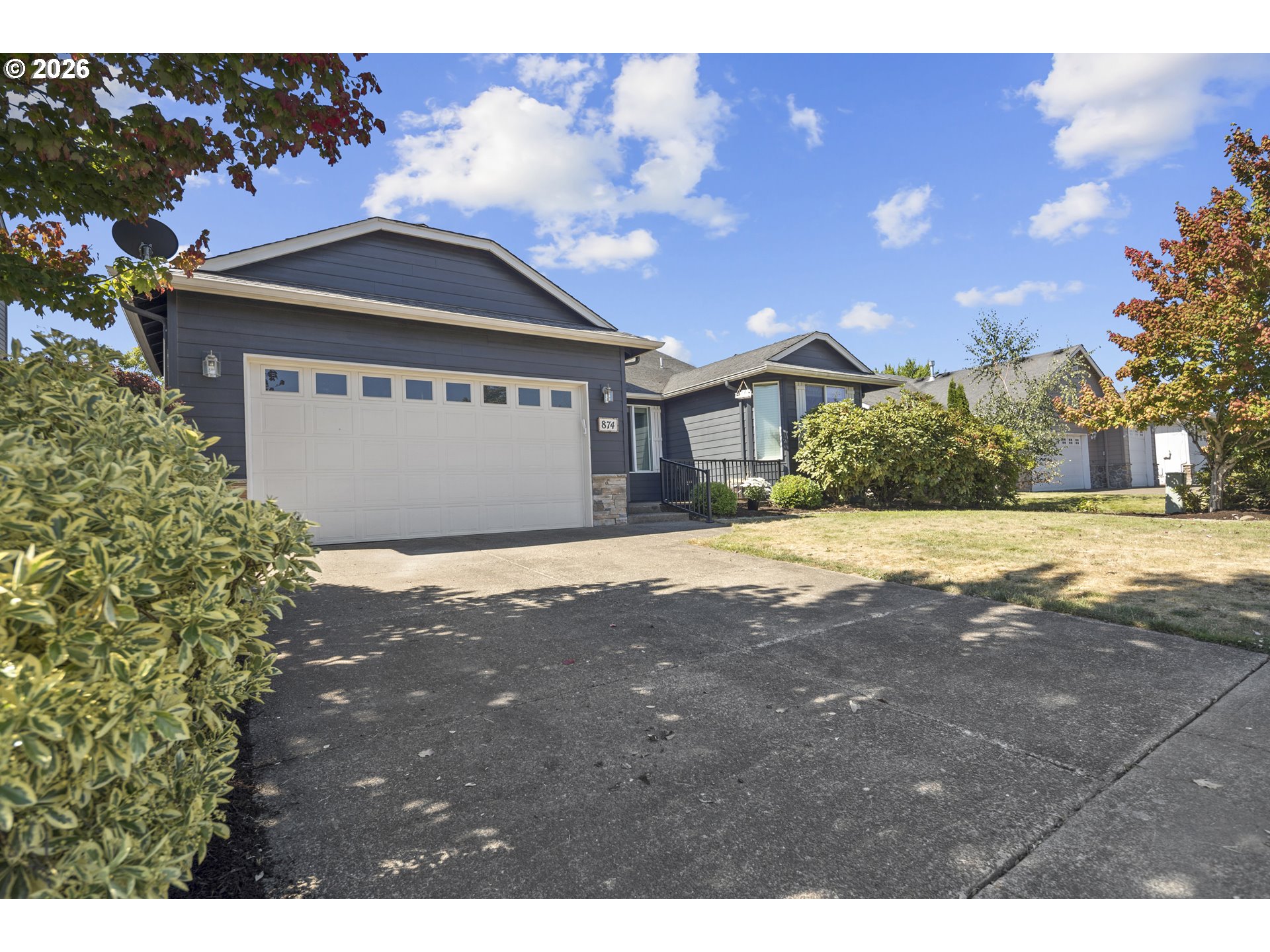 874 Meadow Dr Property Photo 2