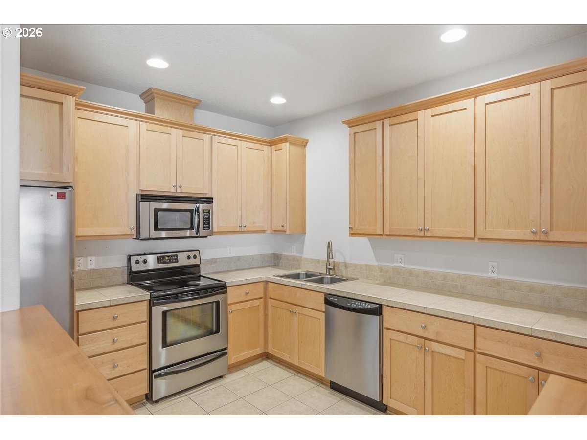 2025 Elm St 4a Property Photo 12