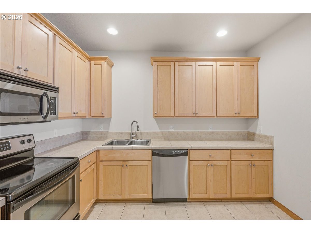 2025 Elm St 4a Property Photo 13