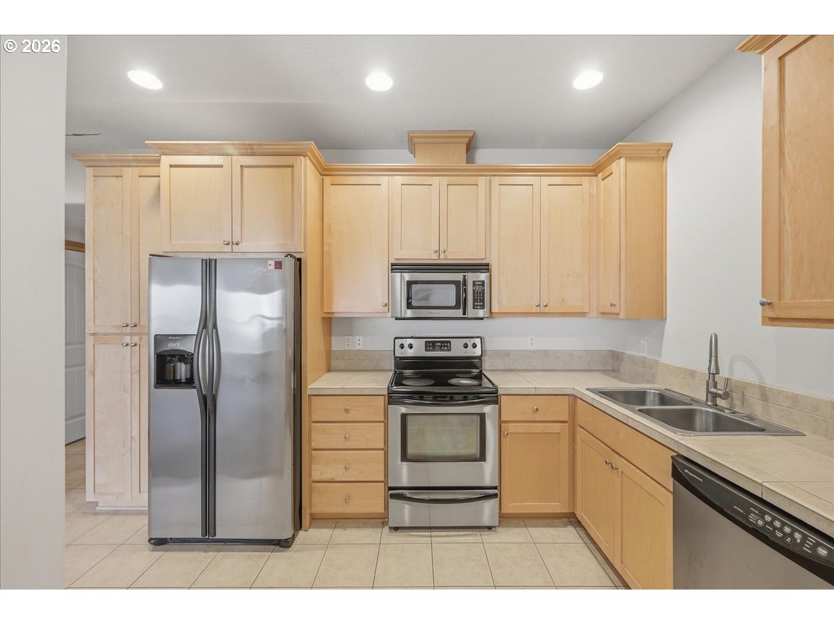 2025 Elm St 4a Property Photo 15