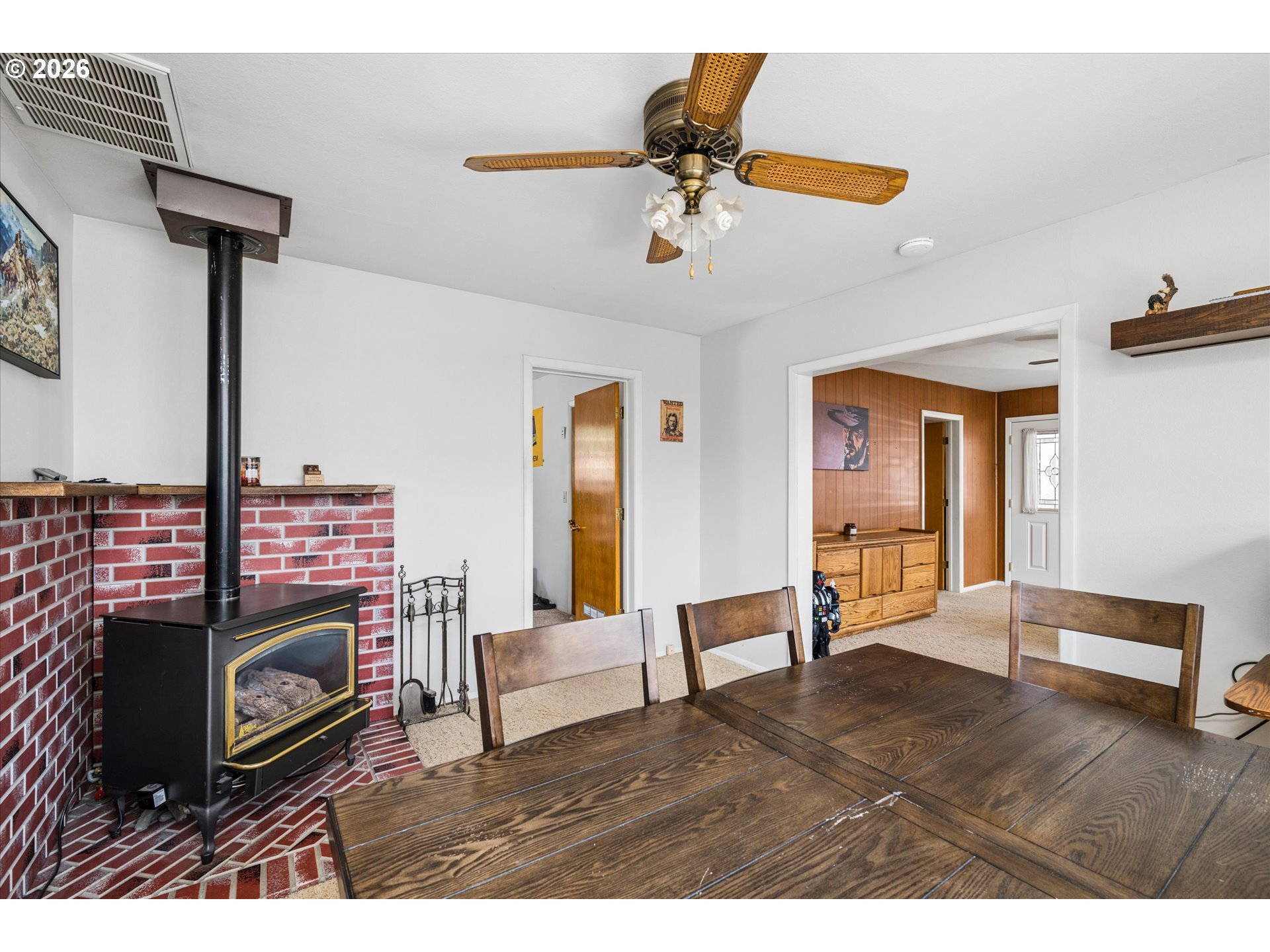 1147 Juniper St Property Photo 8
