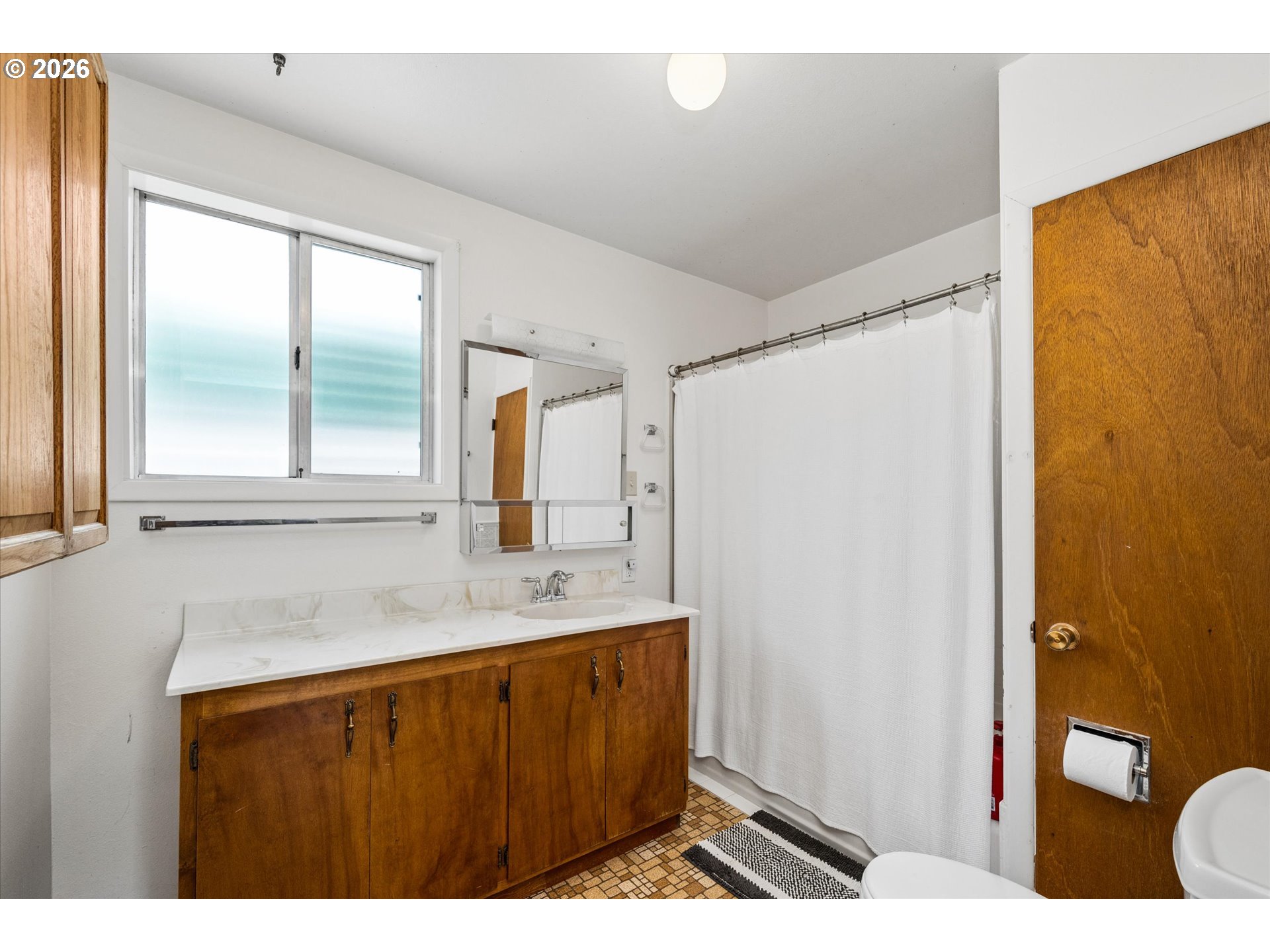1147 Juniper St Property Photo 17