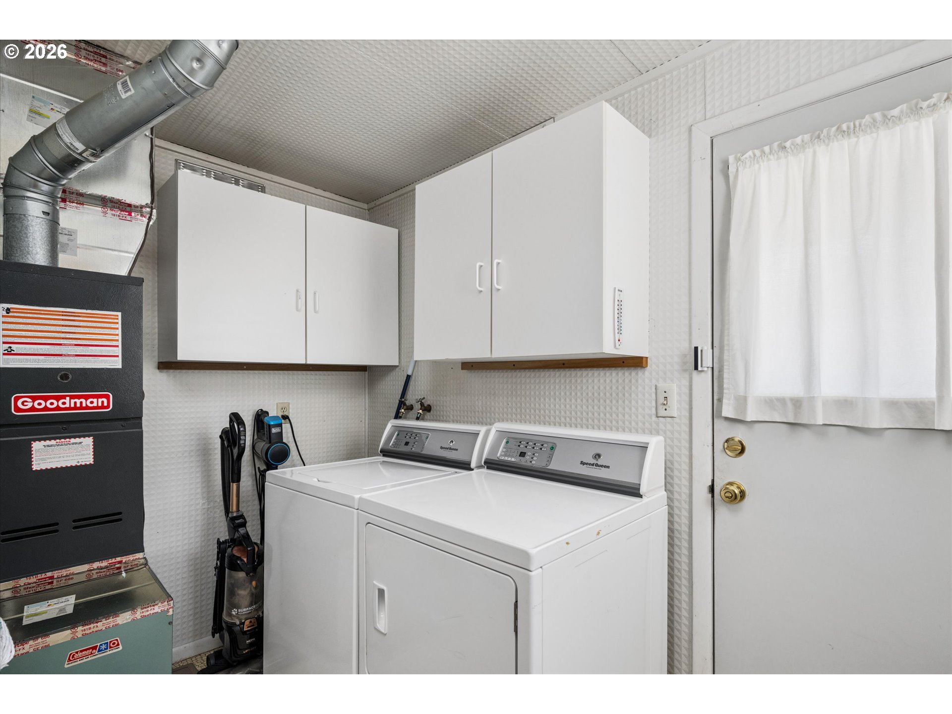 1147 Juniper St Property Photo 18