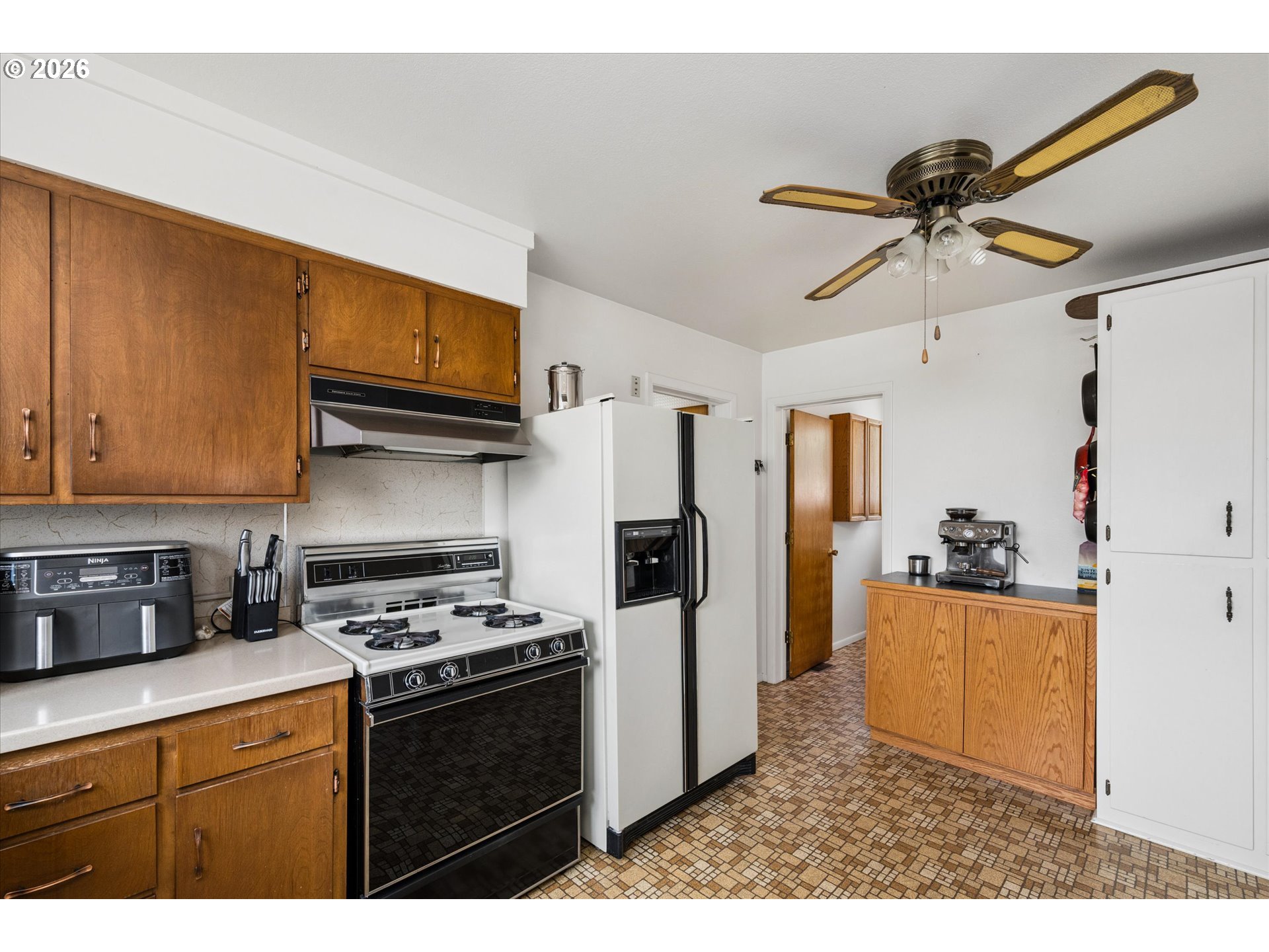 1147 Juniper St Property Photo 19