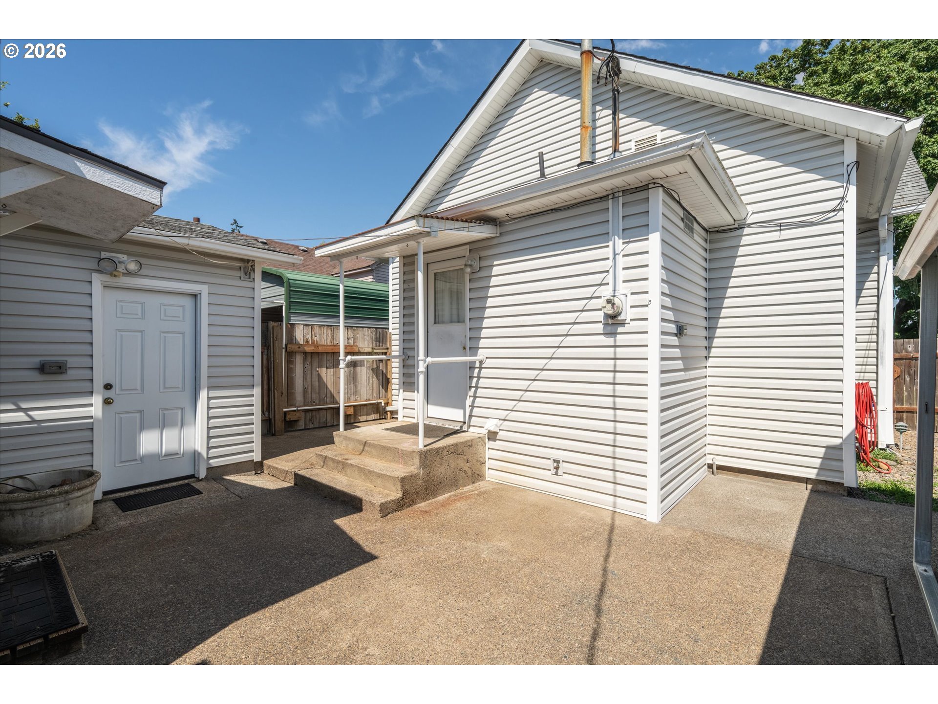 1147 Juniper St Property Photo 25
