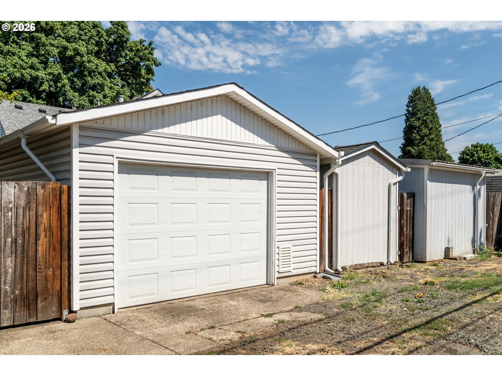 1147 Juniper St Property Photo 32