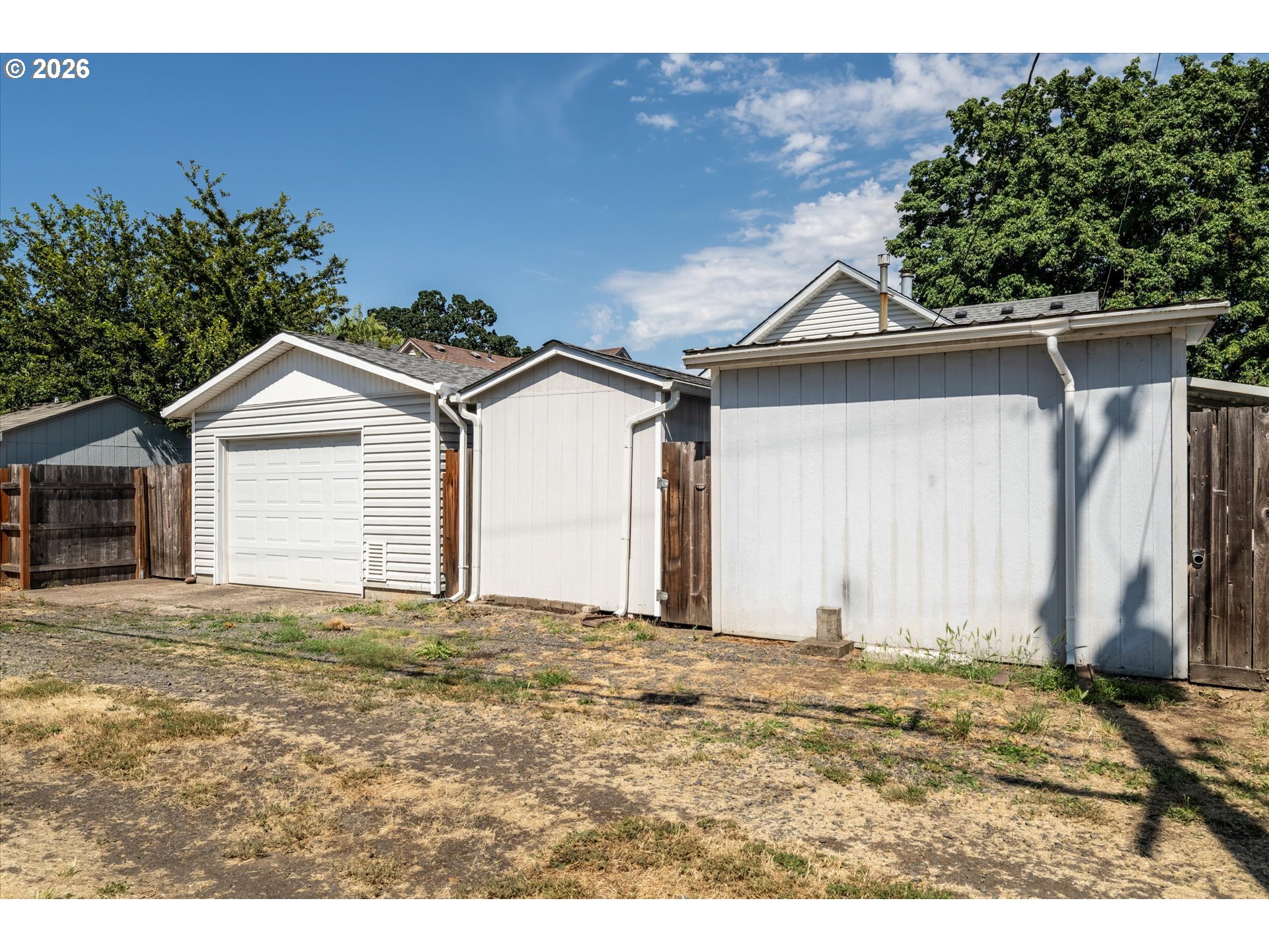 1147 Juniper St Property Photo 34