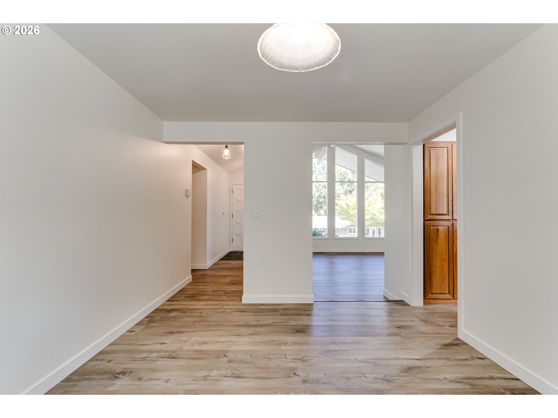 594 Empress Ave Property Photo 6