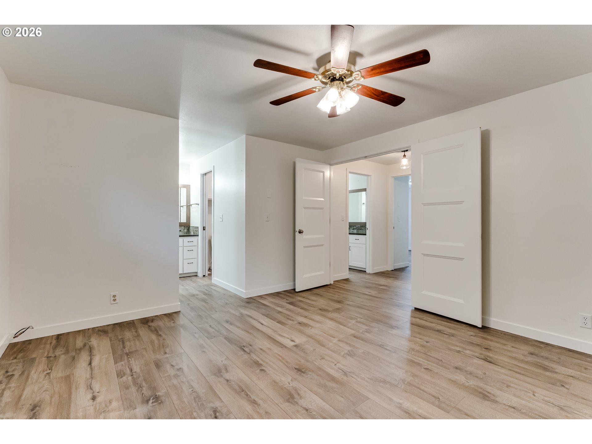 594 Empress Ave Property Photo 11