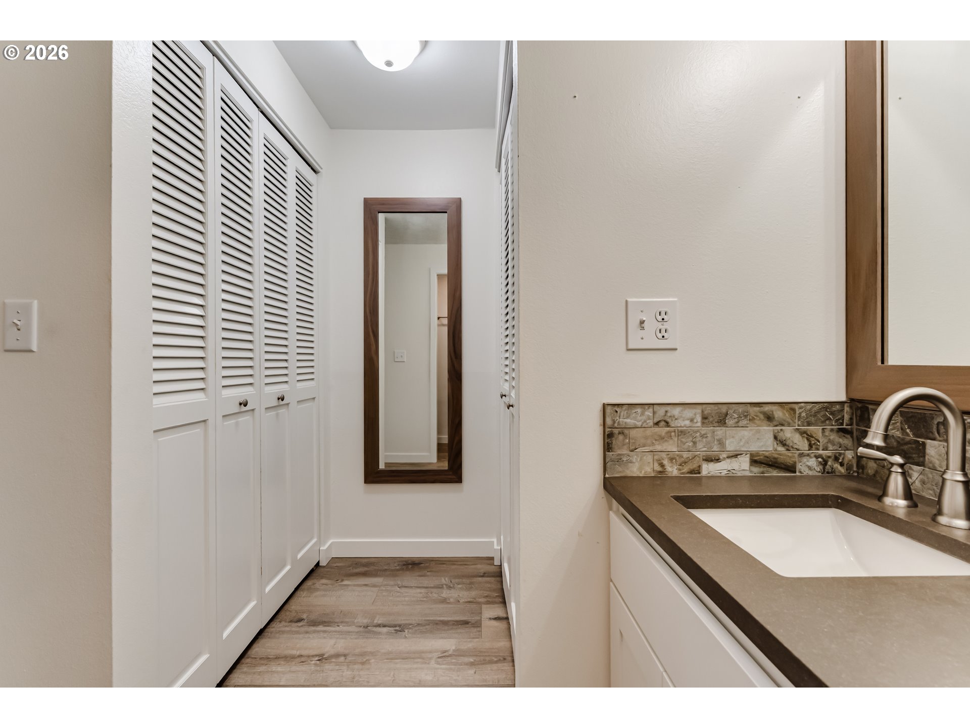 594 Empress Ave Property Photo 13