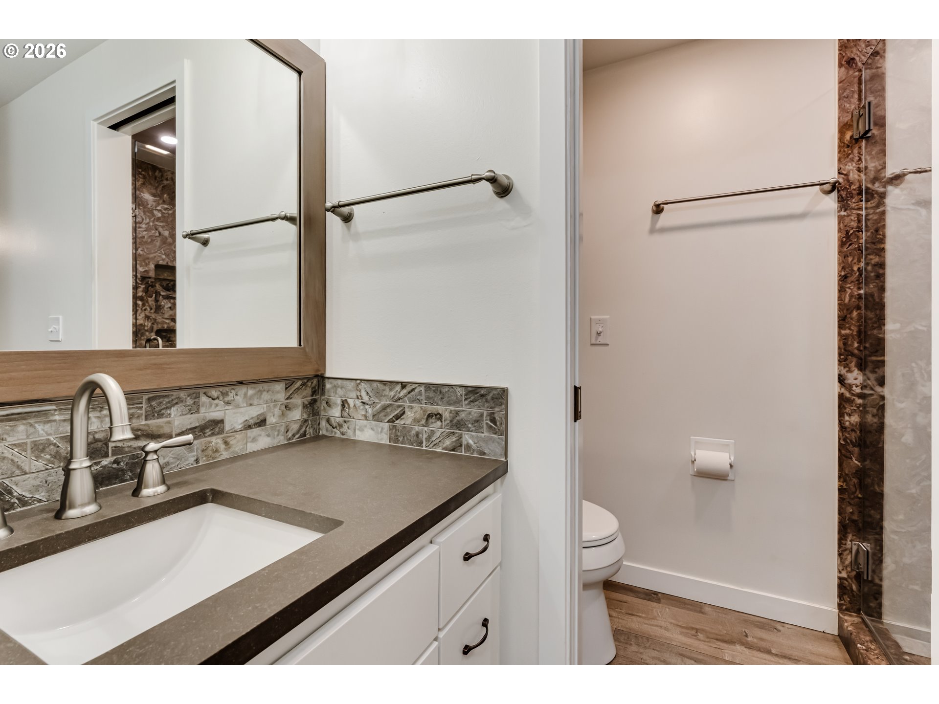 594 Empress Ave Property Photo 14
