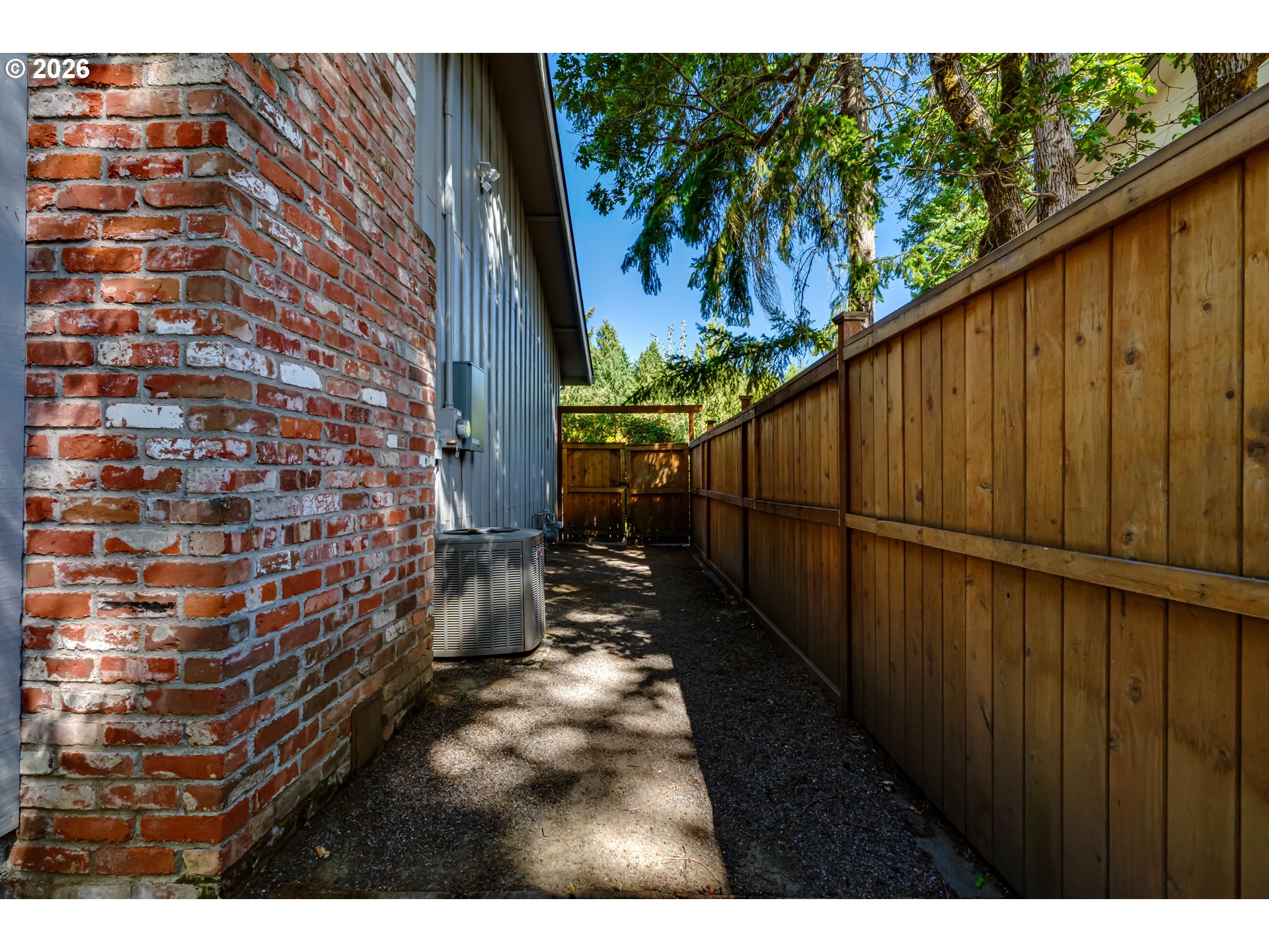 594 Empress Ave Property Photo 28