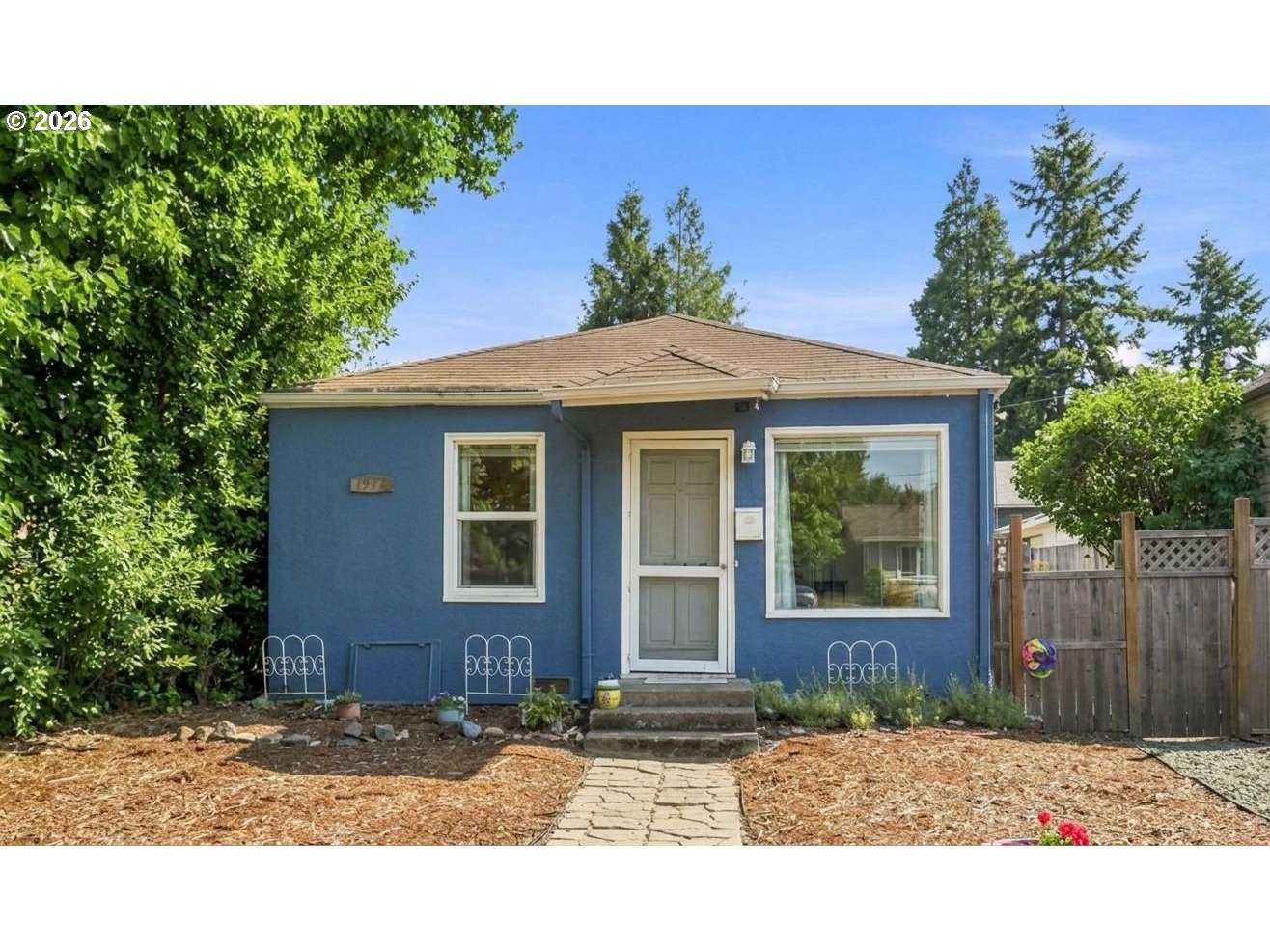 1572 W Broadway Property Photo 1