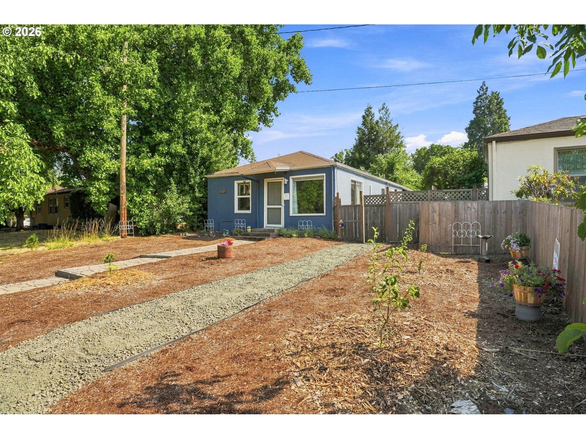 1572 W Broadway Property Photo 2
