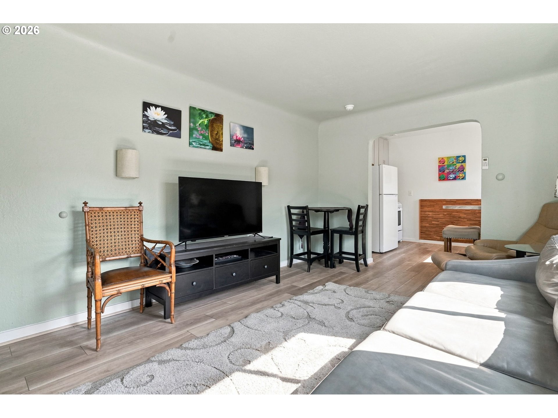 1572 W Broadway Property Photo 4