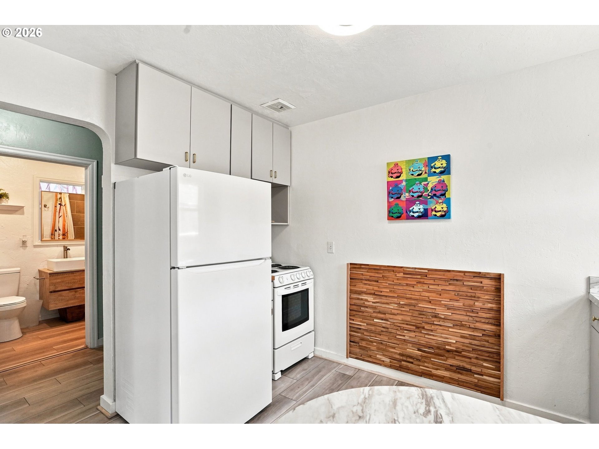 1572 W Broadway Property Photo 10
