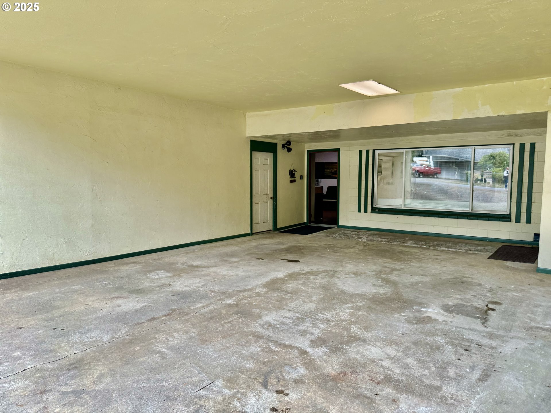 4990 Mitchell Loop Rd Property Photo 3