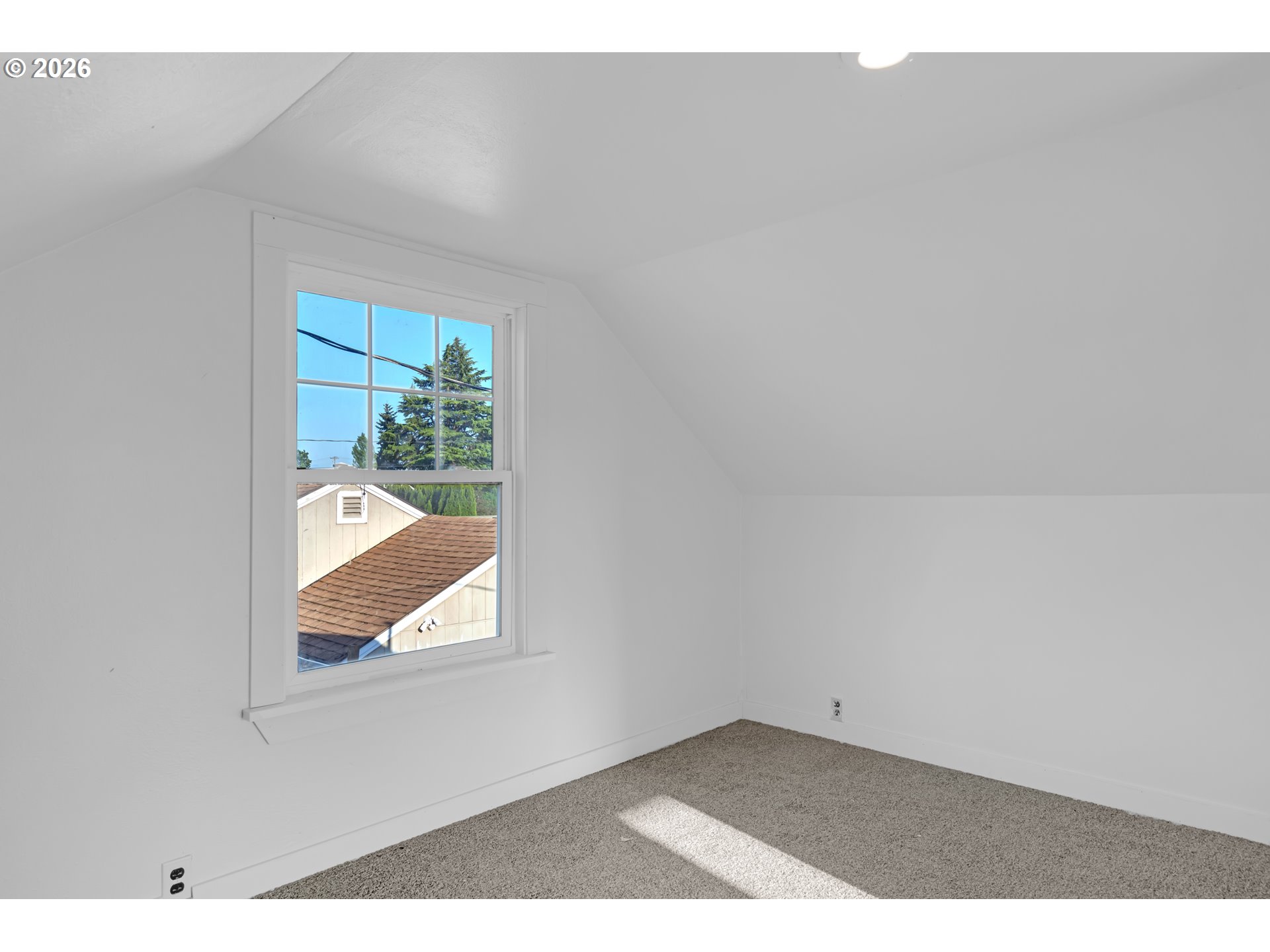 2010 E 1st Ave Property Photo 28