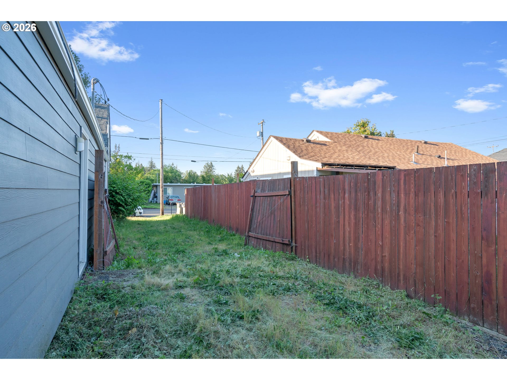 2010 E 1st Ave Property Photo 32