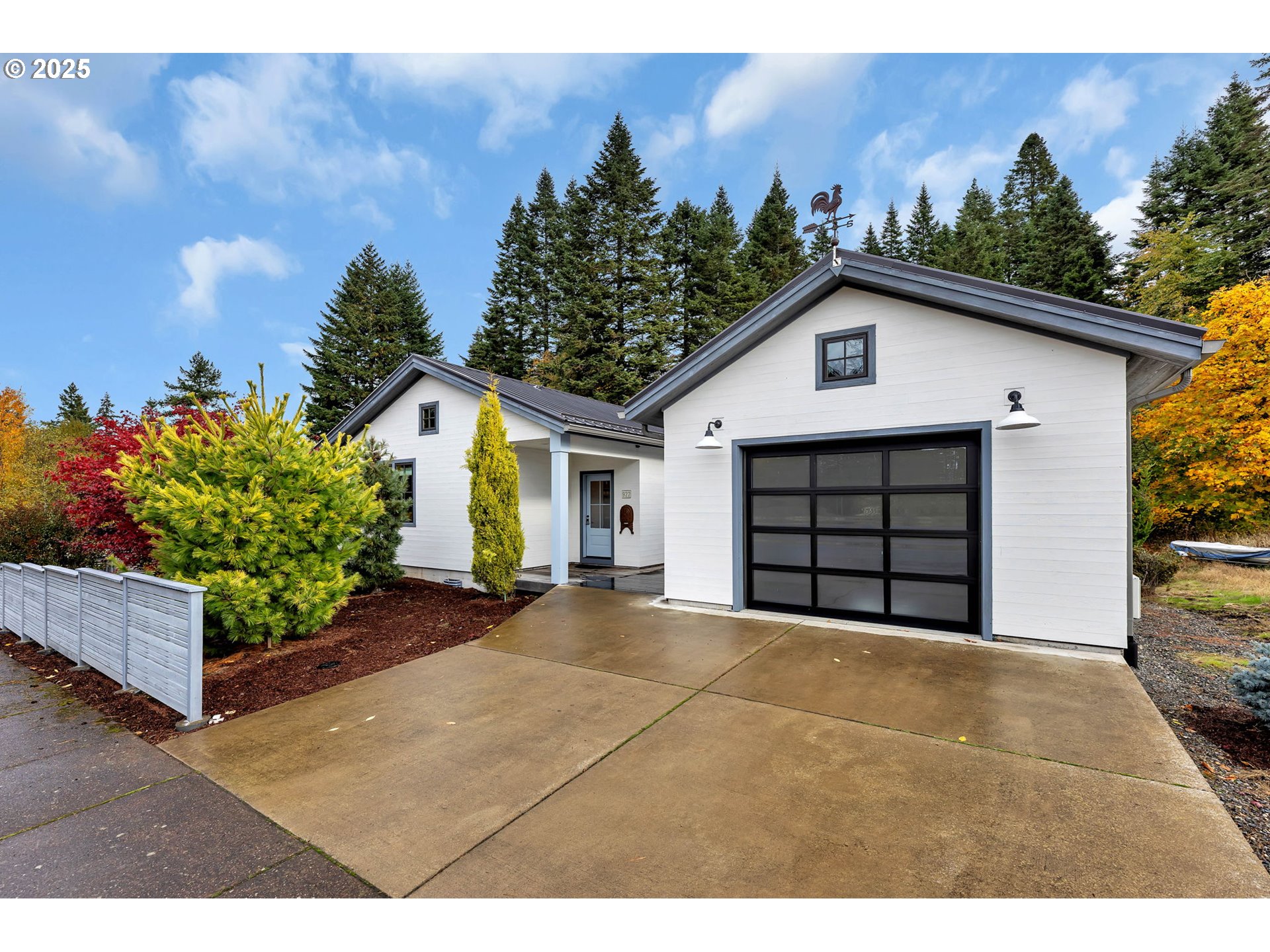 922 Sw Spelling Pl Property Photo 4