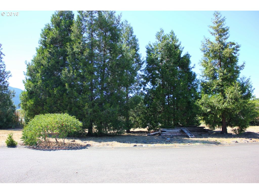 Christel Ln Property Photo 1