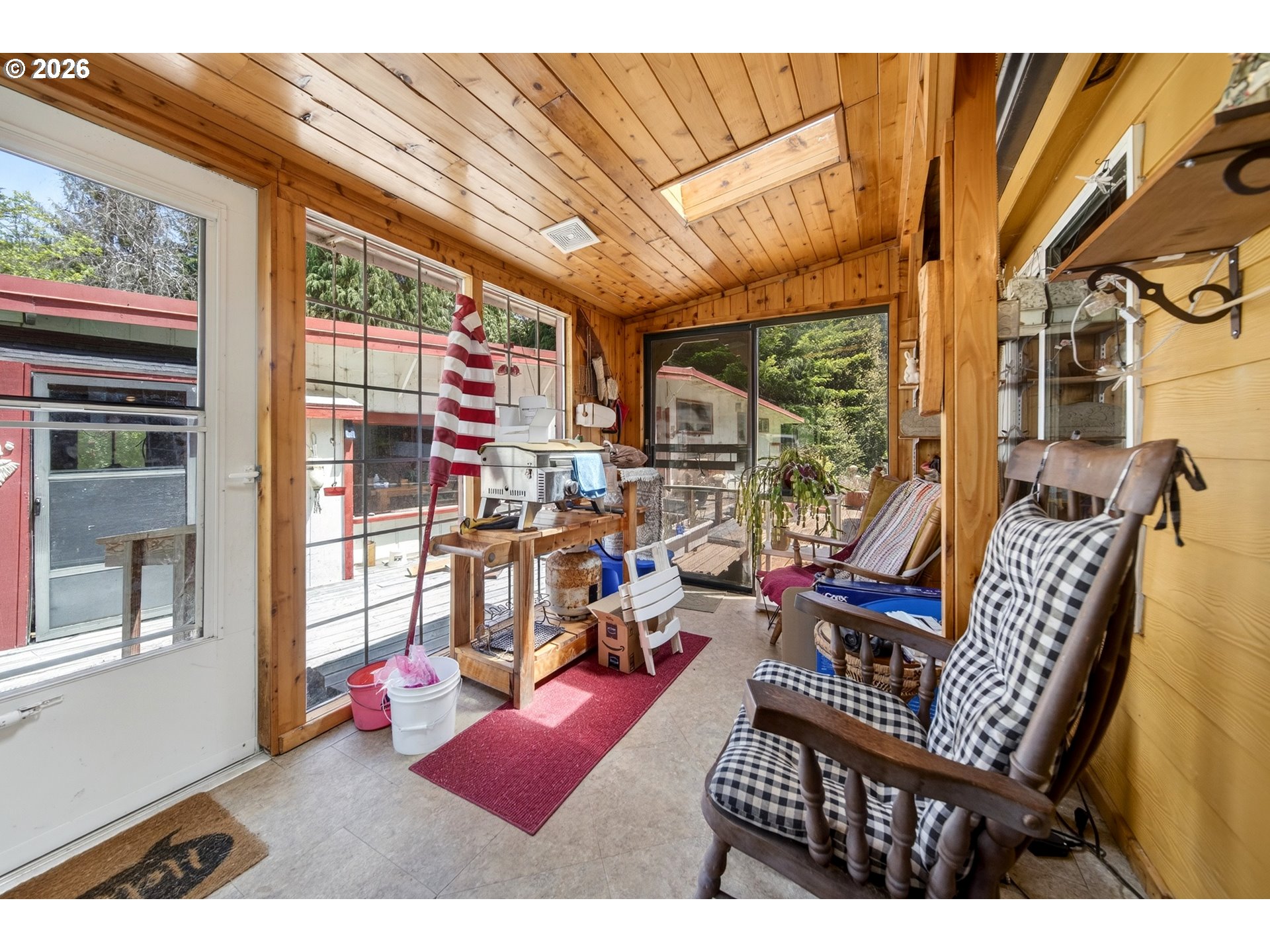 33382 Cedar Valley Rd Property Photo 3
