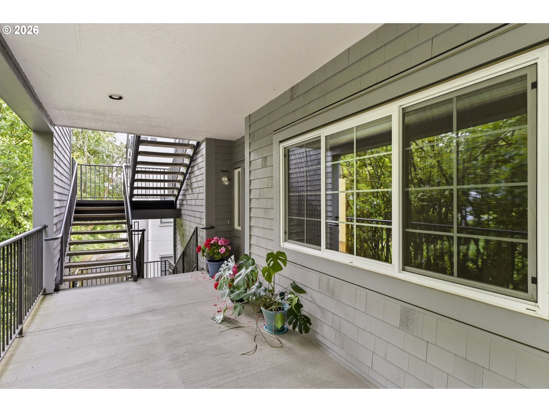 123 3rd St Property Photo 2