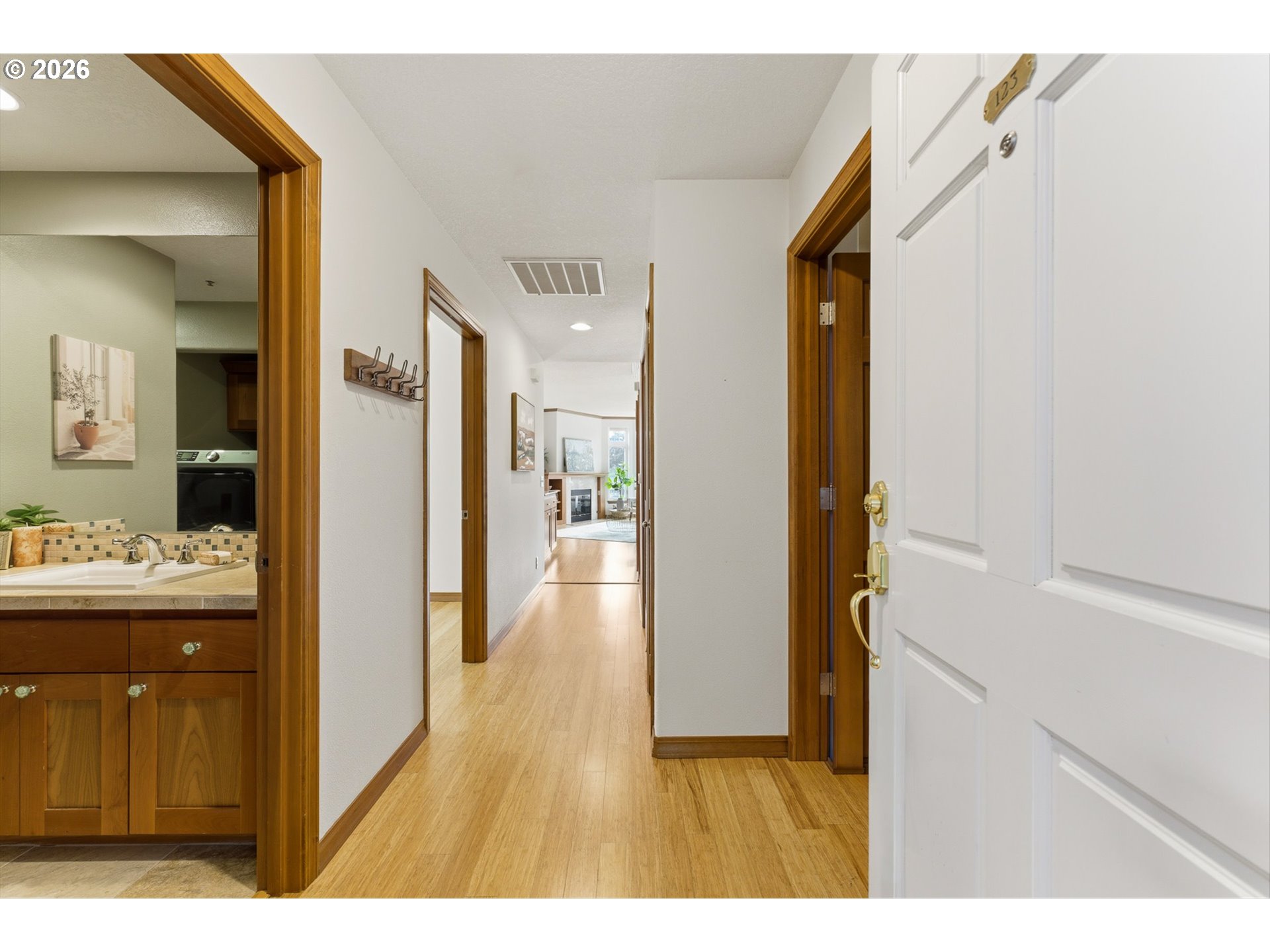 123 3rd St Property Photo 4