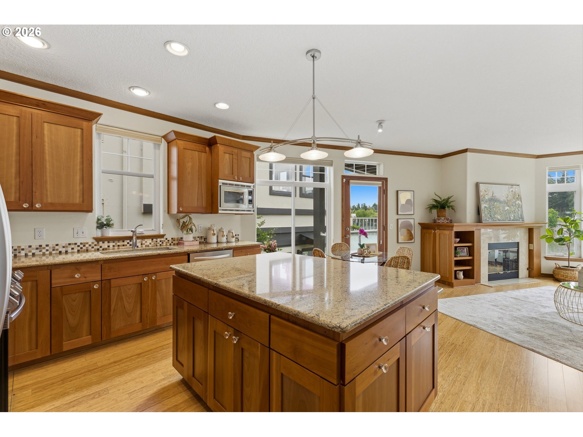 123 3rd St Property Photo 14