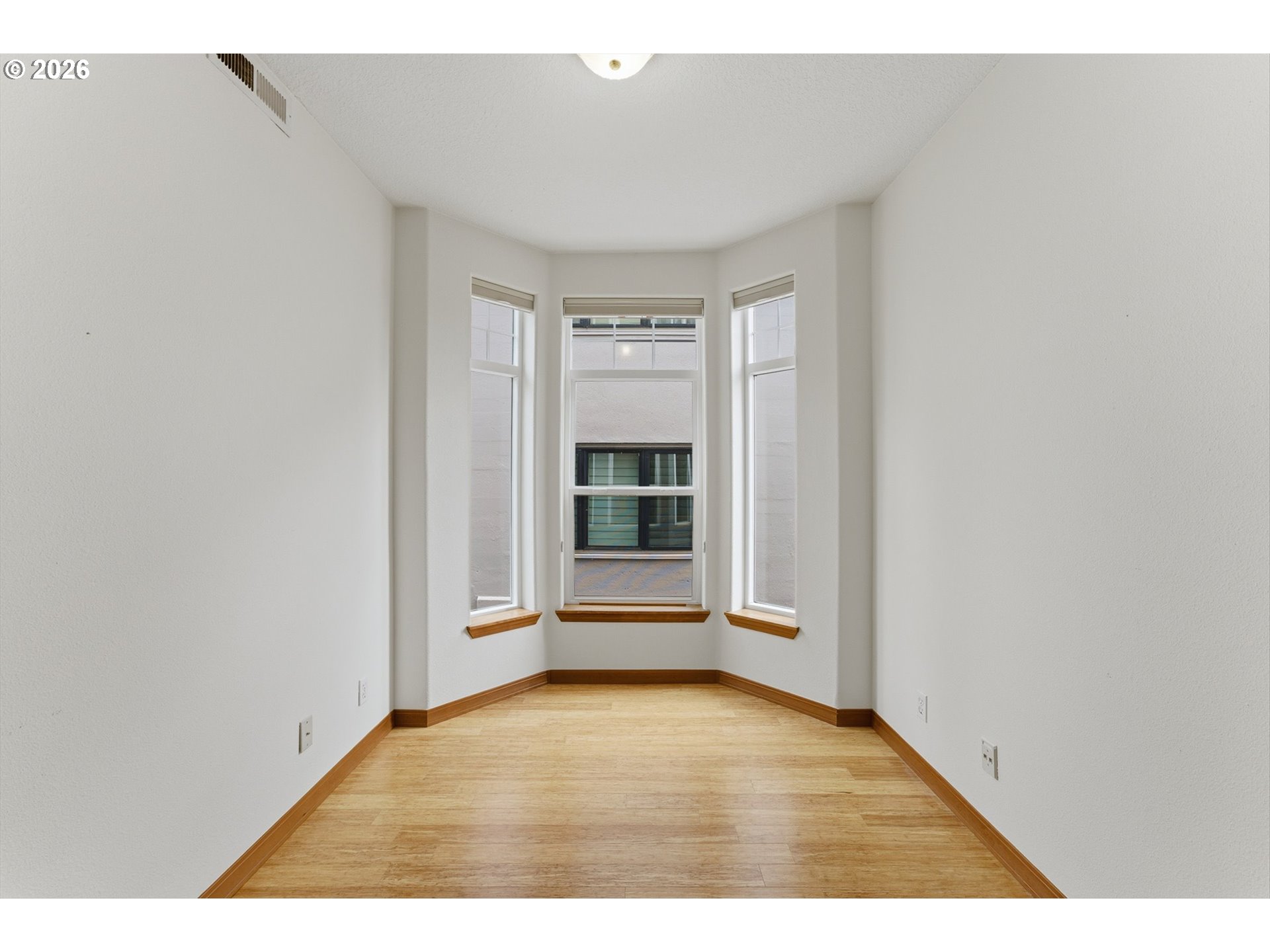123 3rd St Property Photo 30